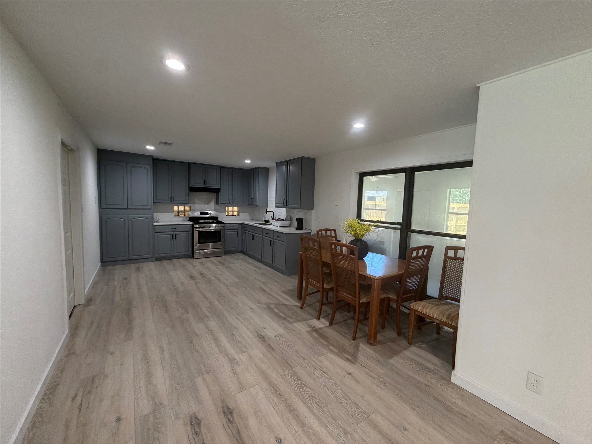 143 Hollyvale Drive Property Photo 17