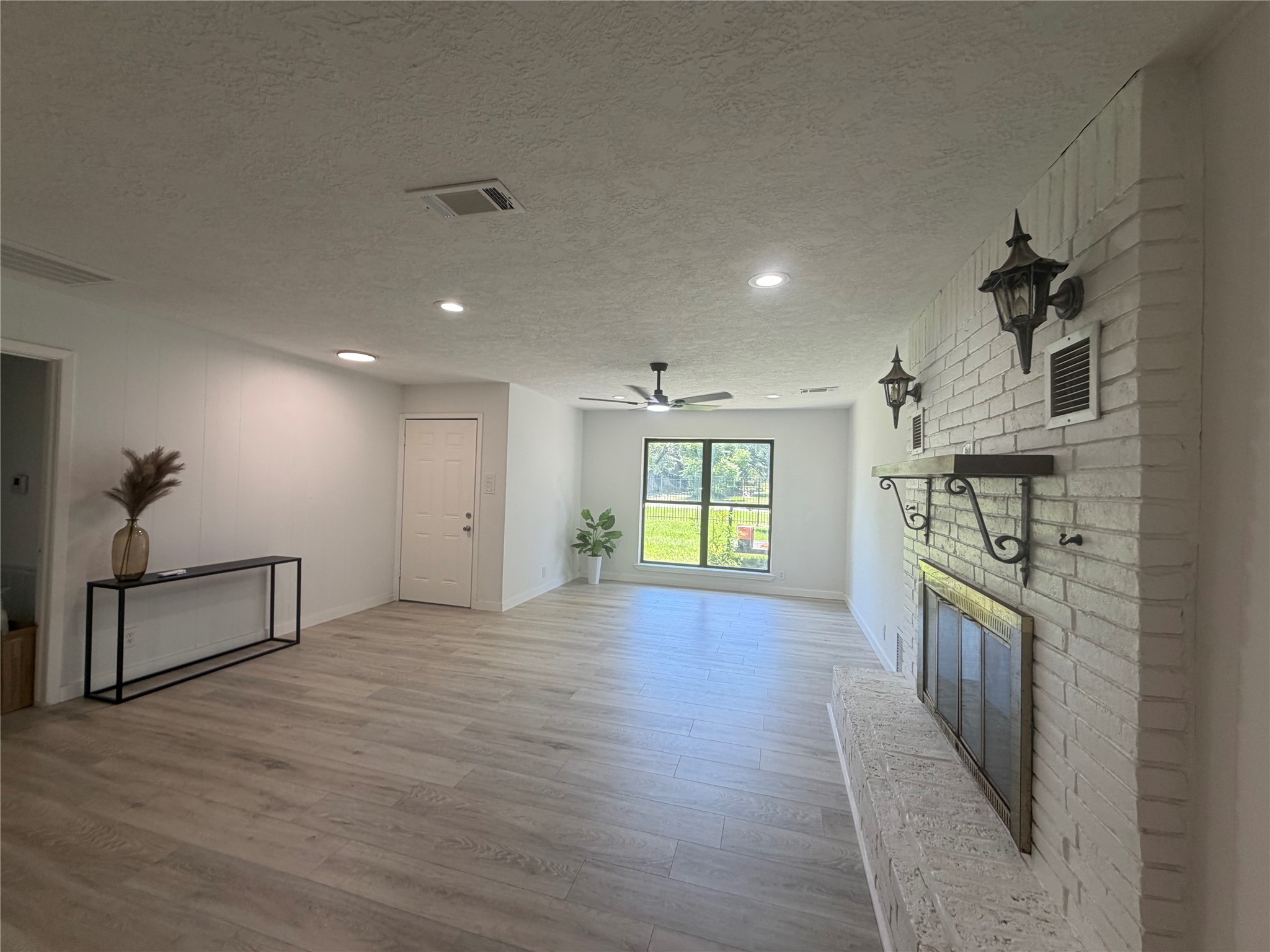 143 Hollyvale Drive Property Photo 18