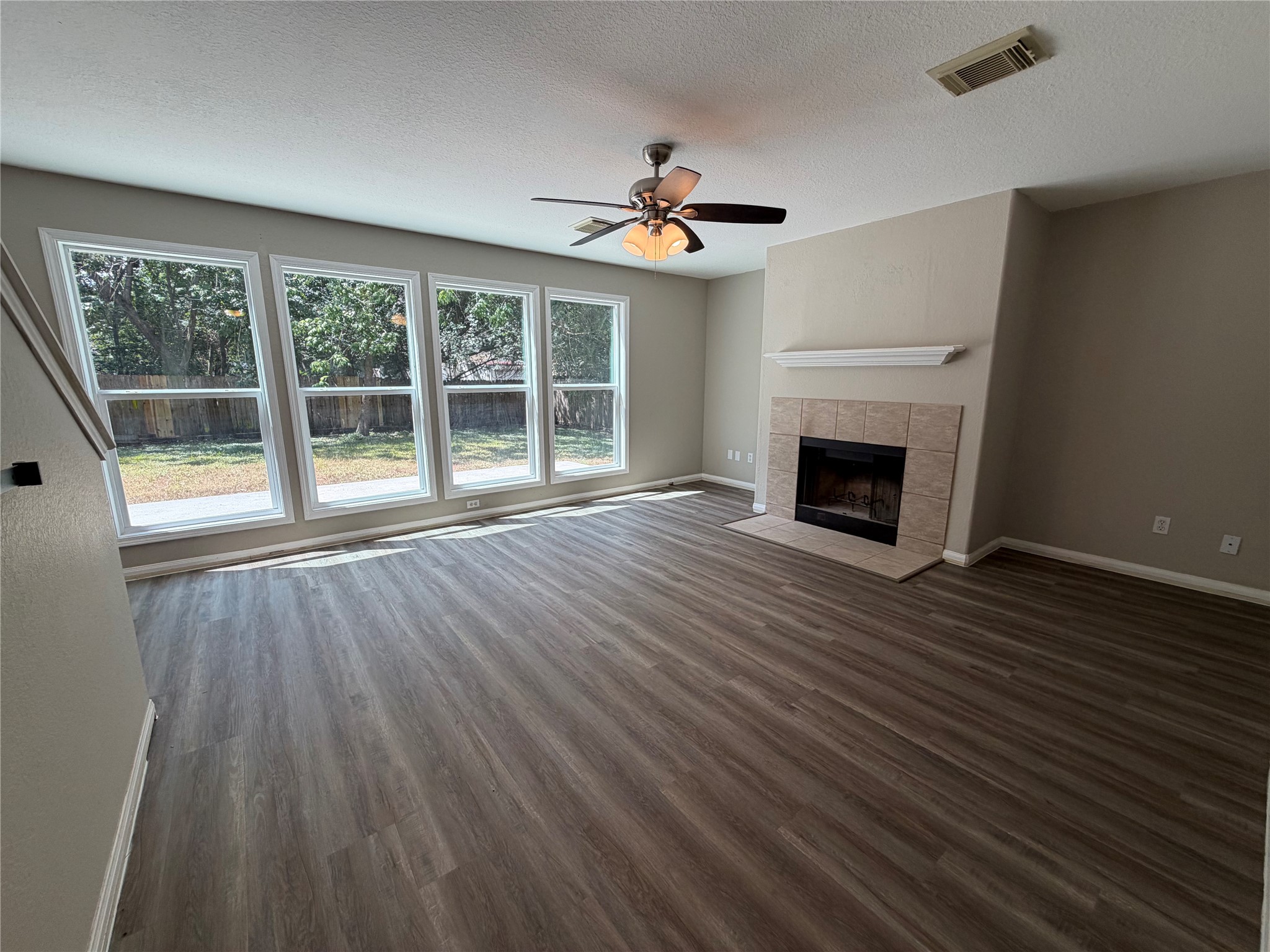12159 Hawthorne Drive Property Photo 7