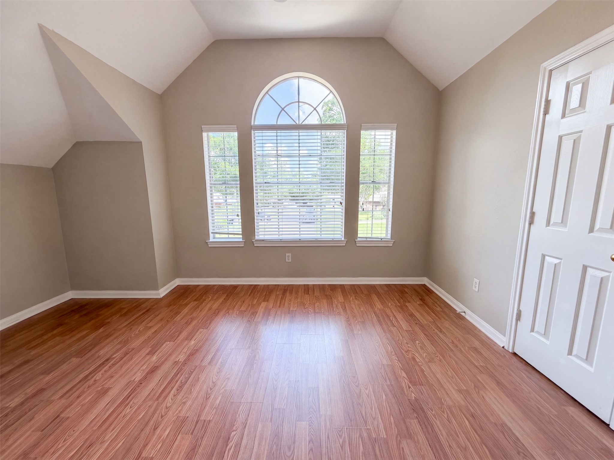 12159 Hawthorne Drive Property Photo 13