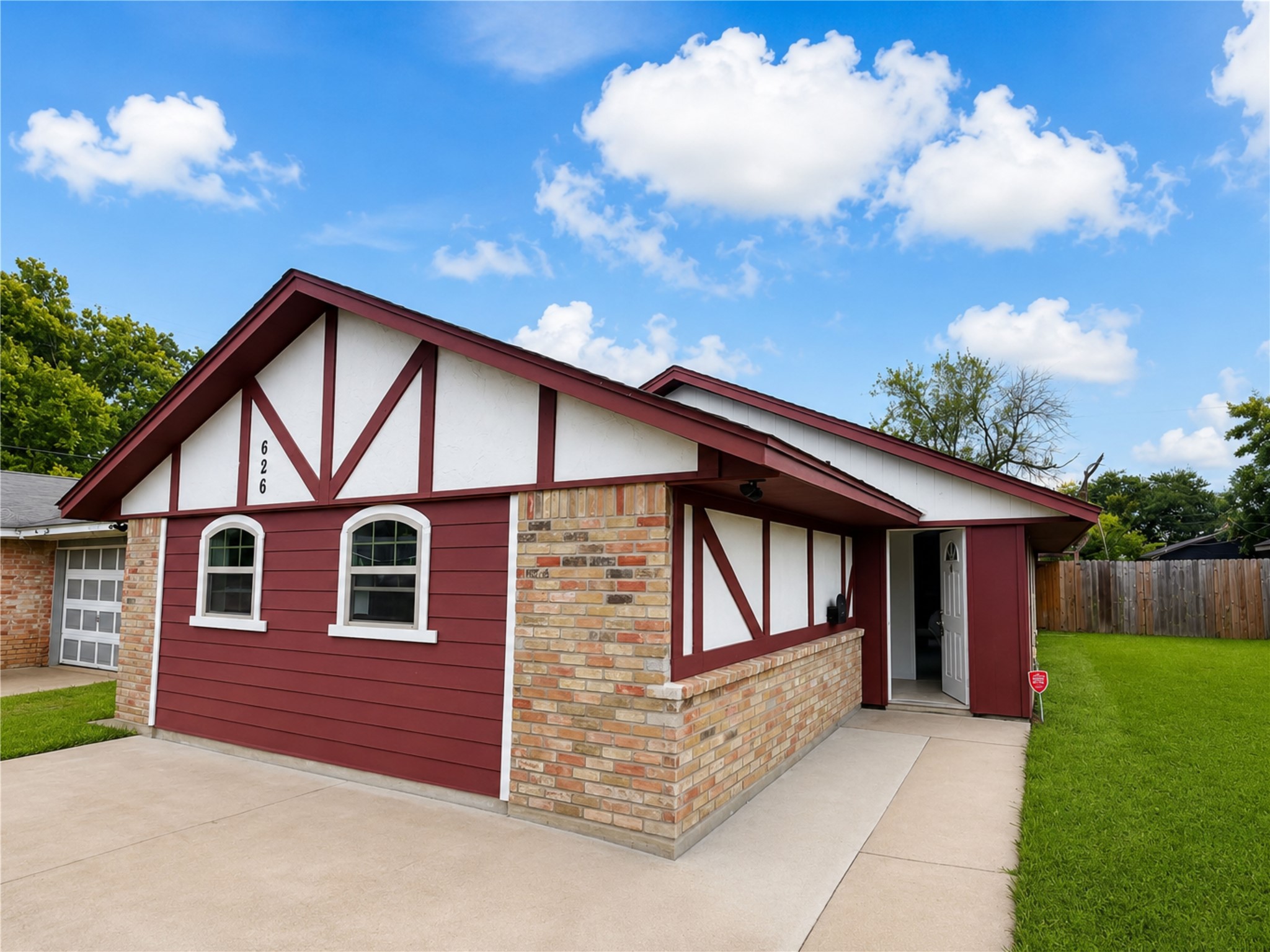 626 12th Street N Property Photo 1