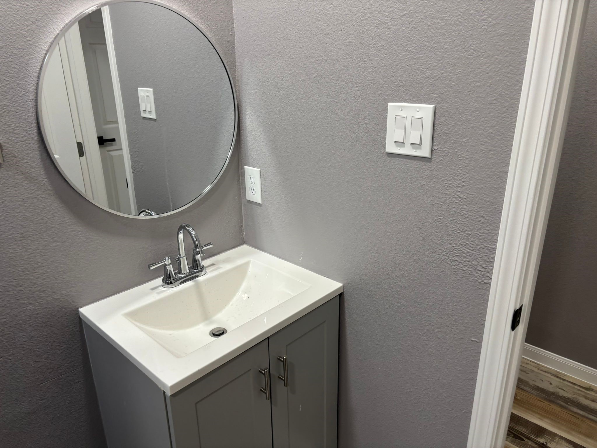 4013 Vaughn Street Property Photo 3