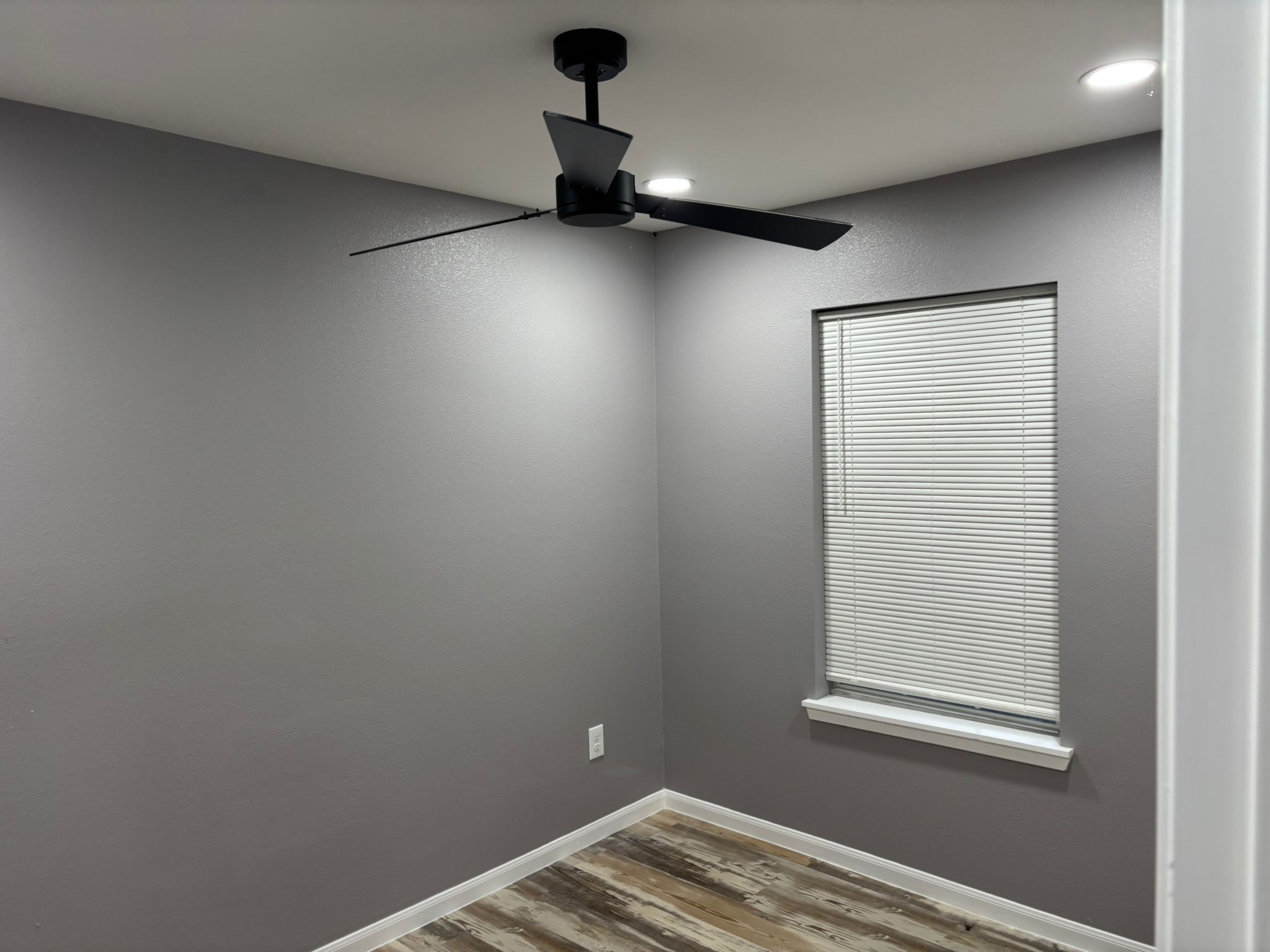 4013 Vaughn Street Property Photo 5