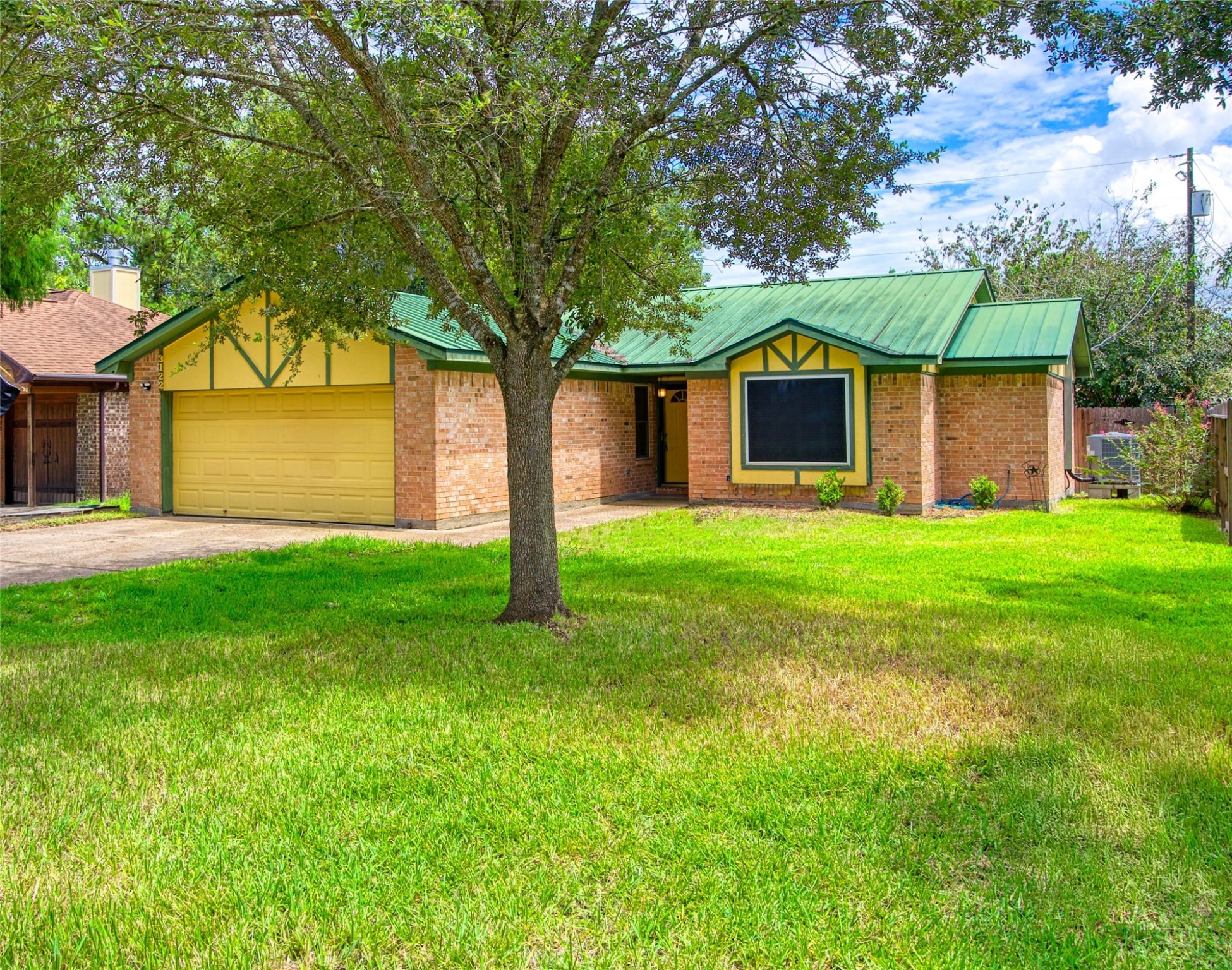 3122 Edgewood Drive Property Photo 1