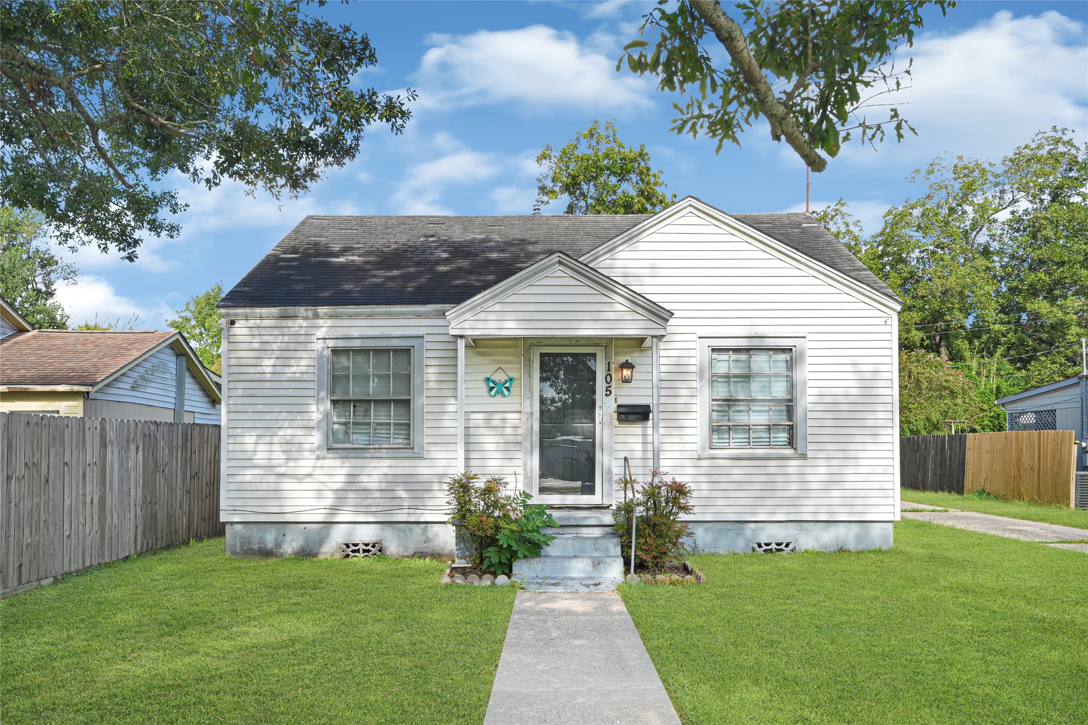 105 Highway Boulevard Property Photo 1