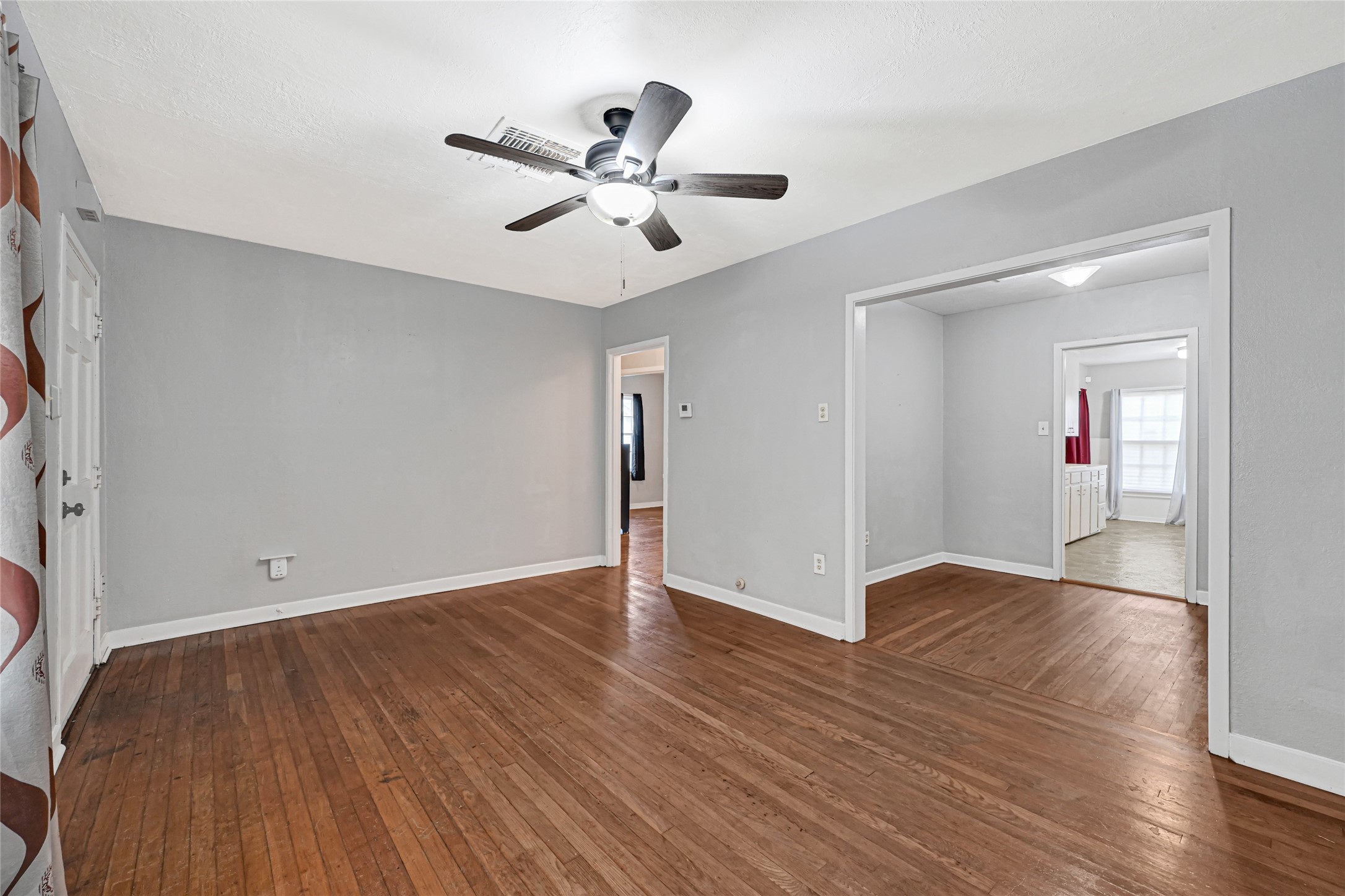 105 Highway Boulevard Property Photo 4