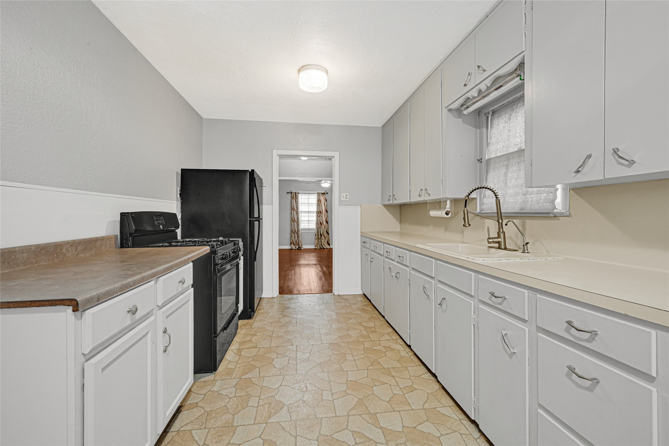 105 Highway Boulevard Property Photo 8