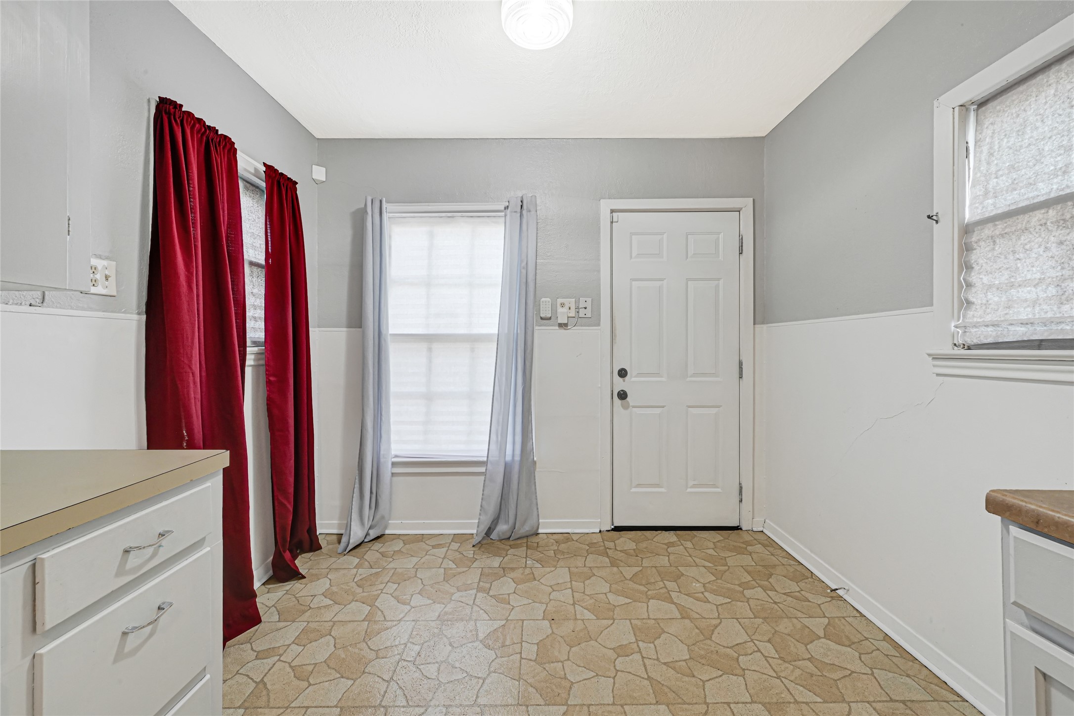 105 Highway Boulevard Property Photo 9