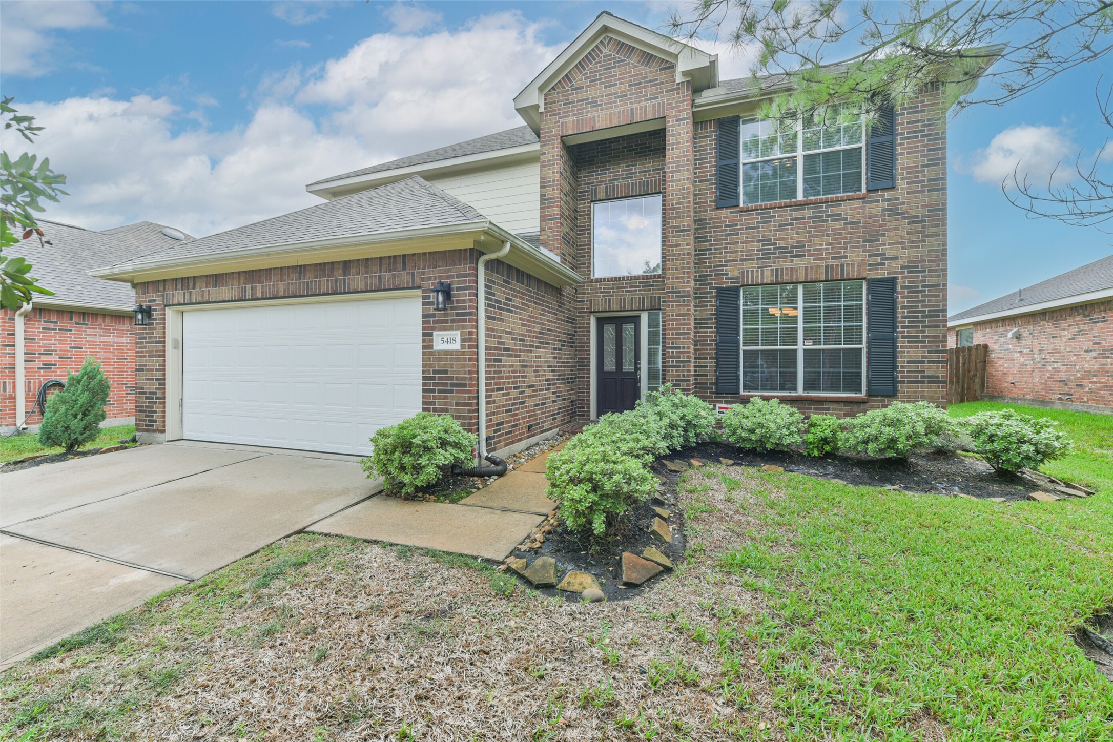5418 Lilac Grove Lane Property Photo 1