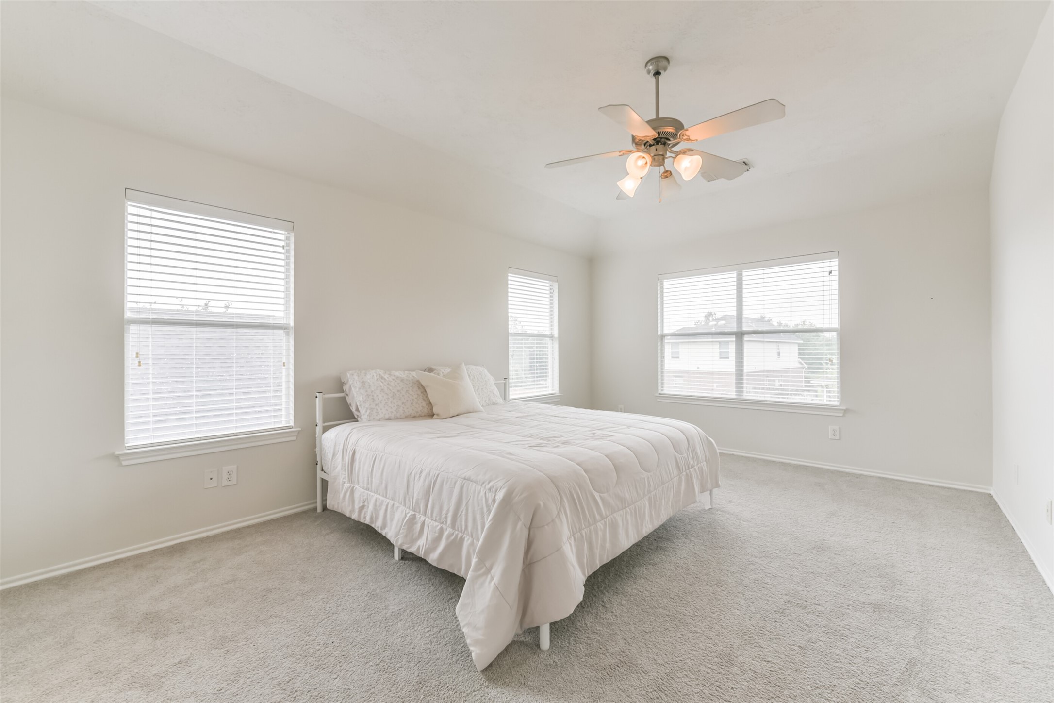 5418 Lilac Grove Lane Property Photo 11