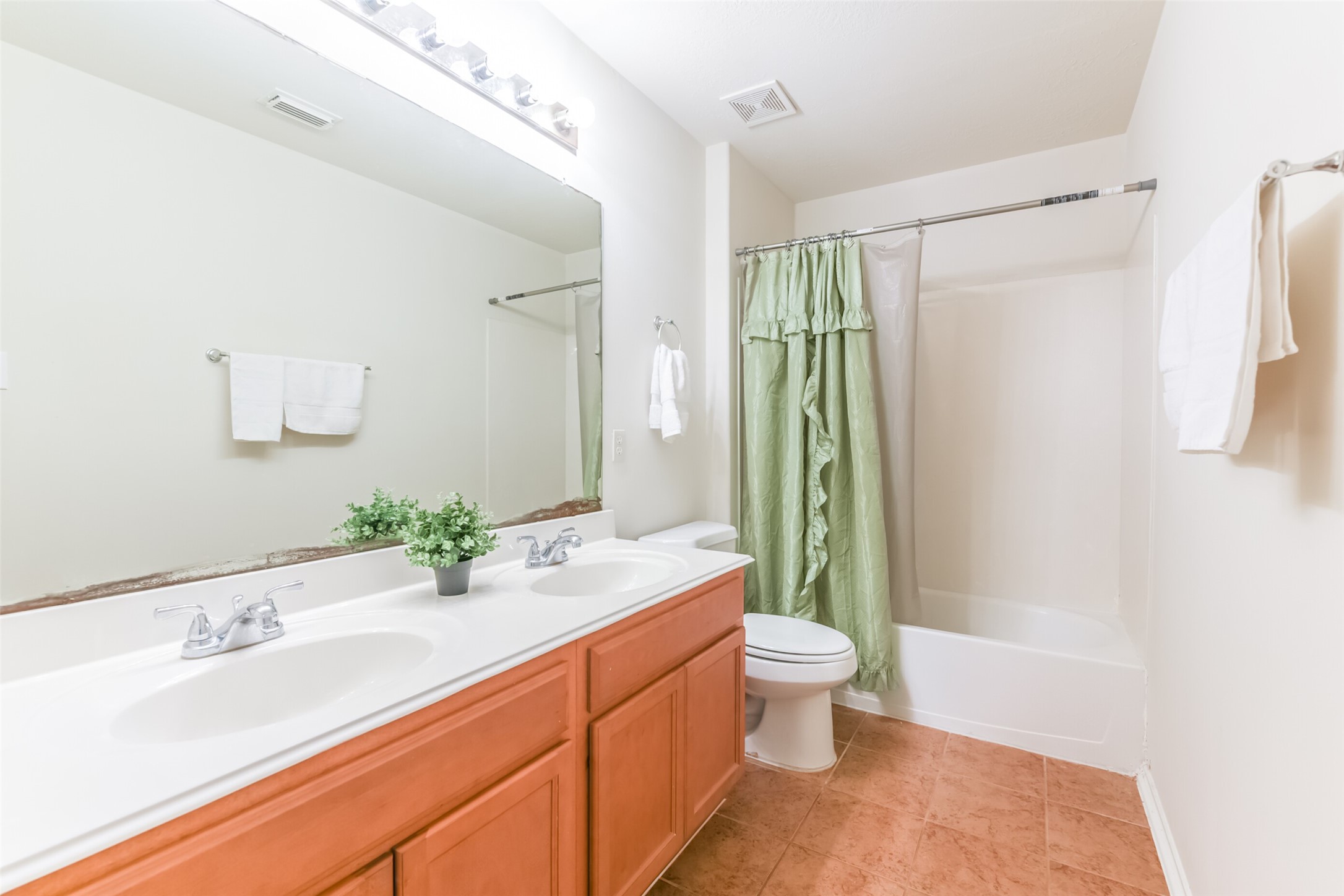 5418 Lilac Grove Lane Property Photo 16