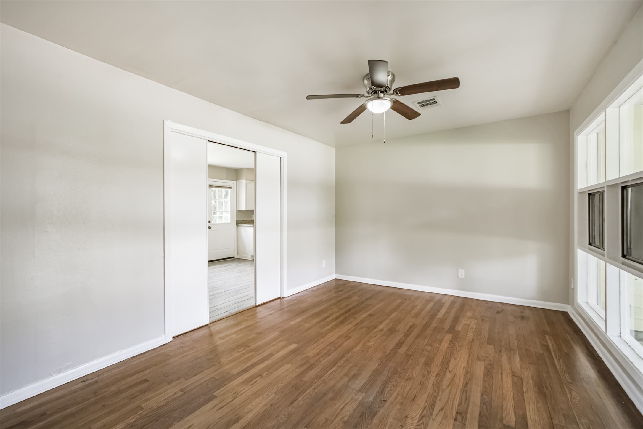 1306 Glencrest Drive Property Photo 14
