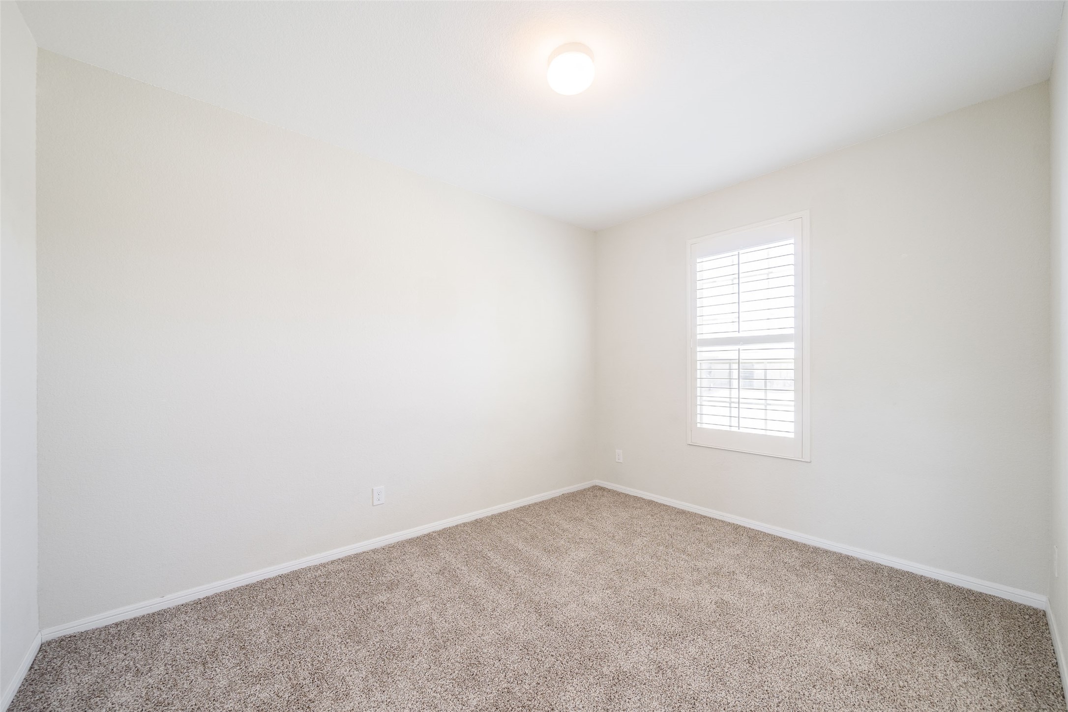 15810 Mountain Willow Way Property Photo 3