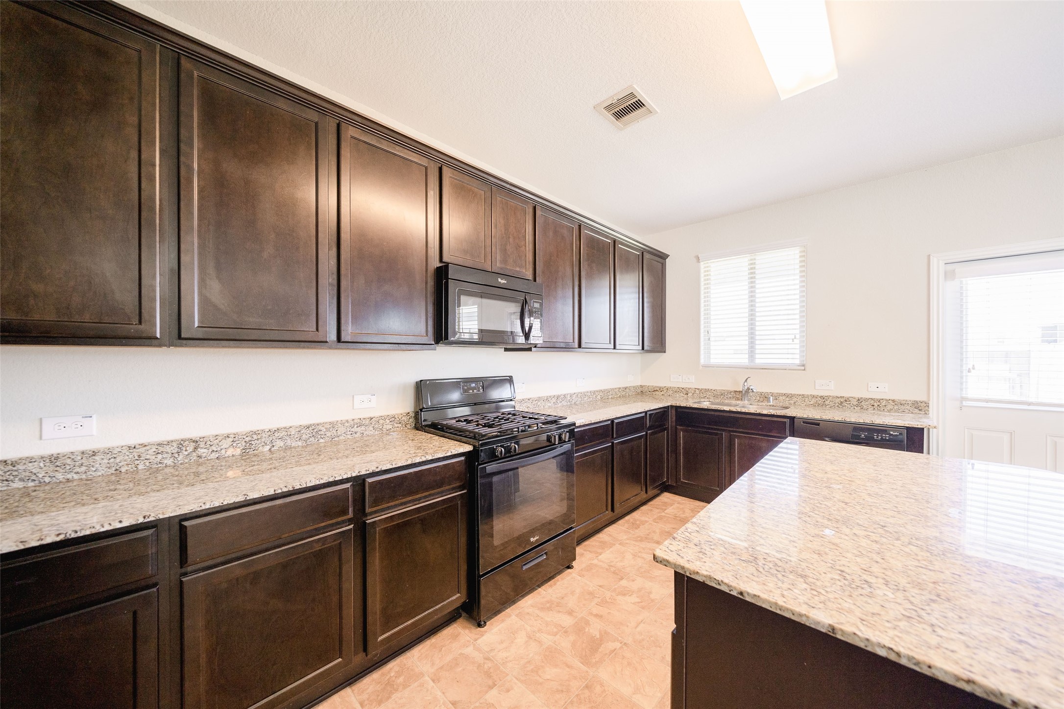 15810 Mountain Willow Way Property Photo 12