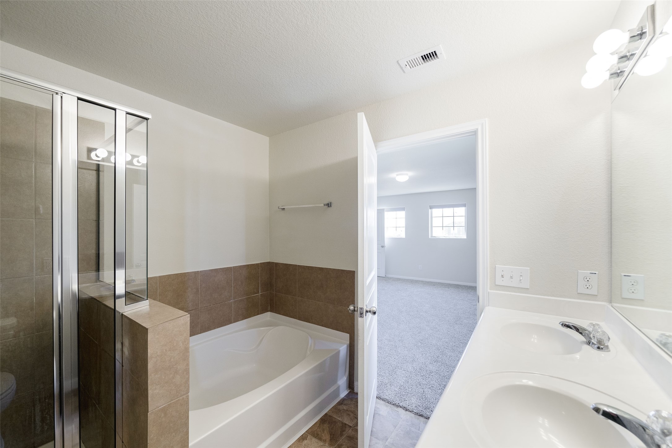 15810 Mountain Willow Way Property Photo 17