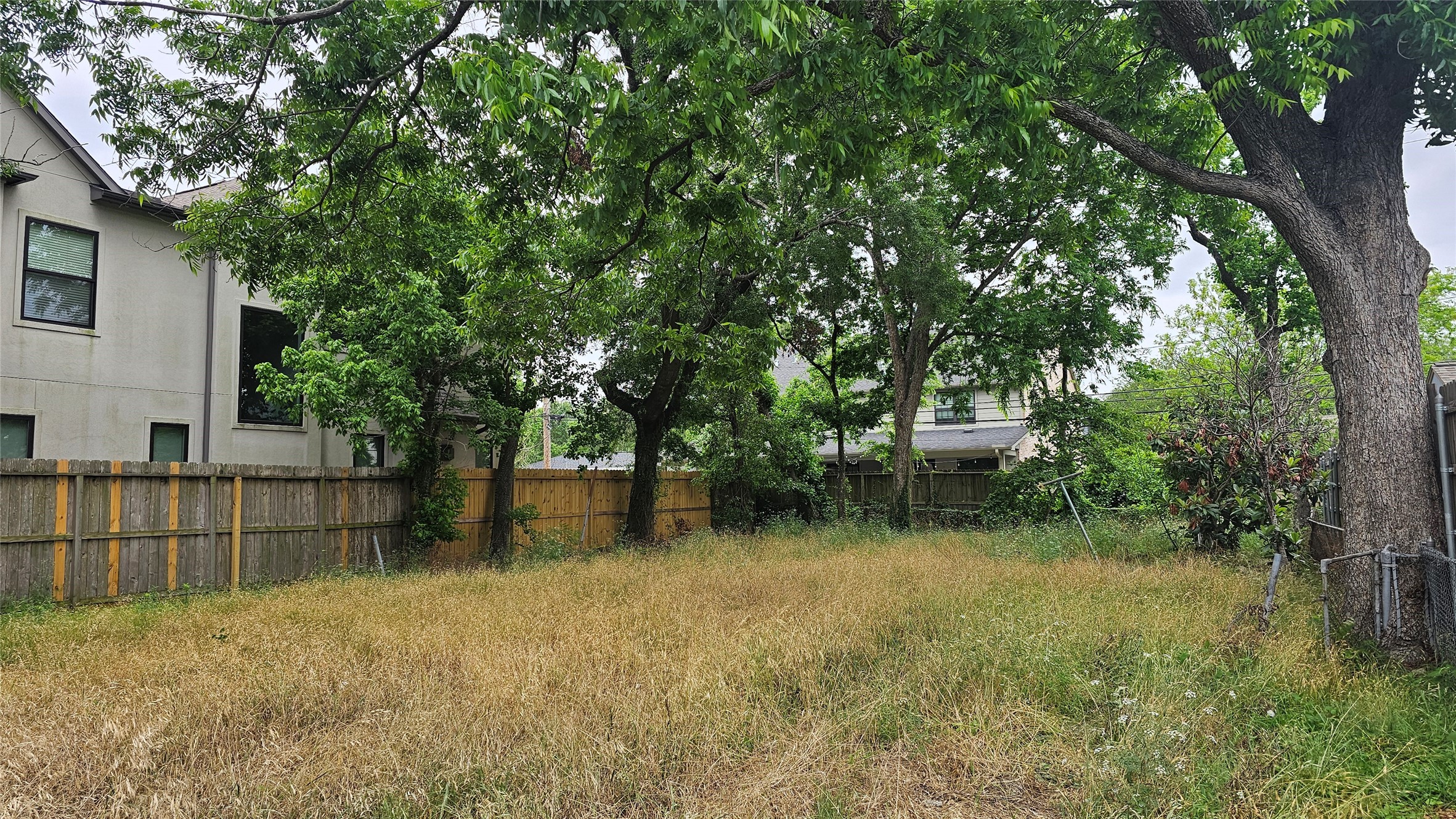 9706 Chatfield St Property Photo 4