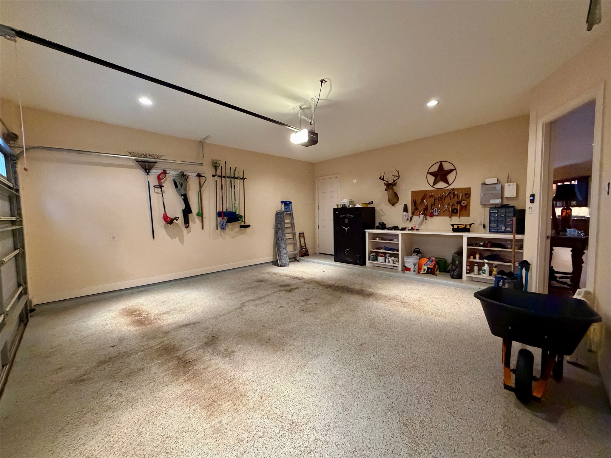 6317 Riverview Way Property Photo 8