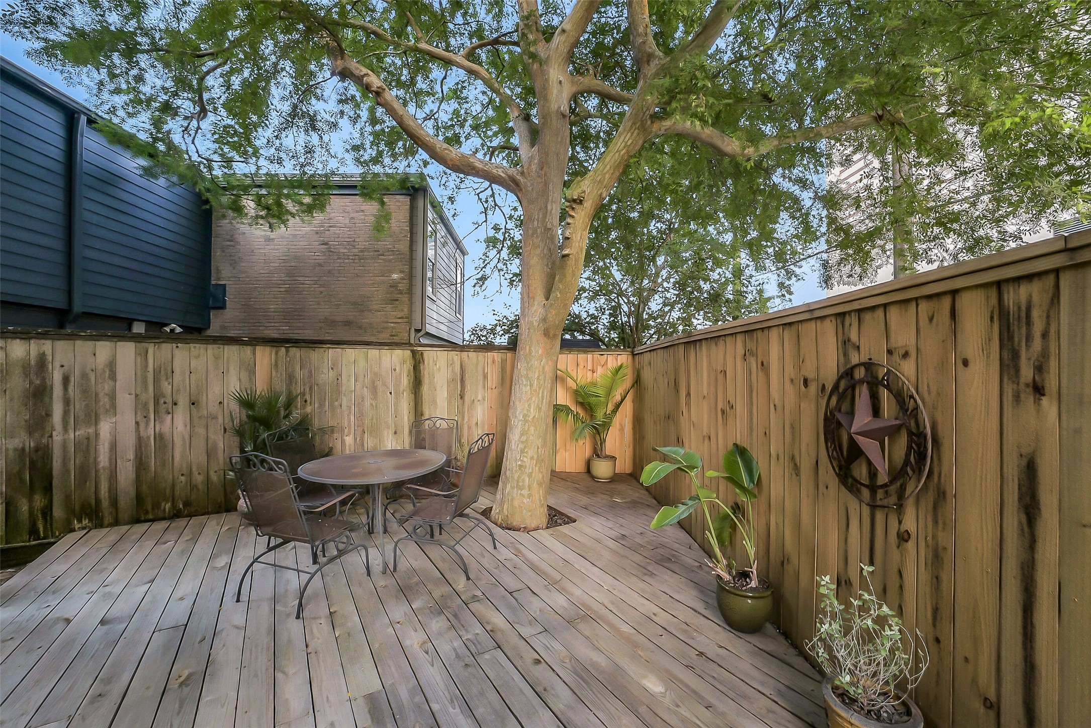 6317 Riverview Way Property Photo 11