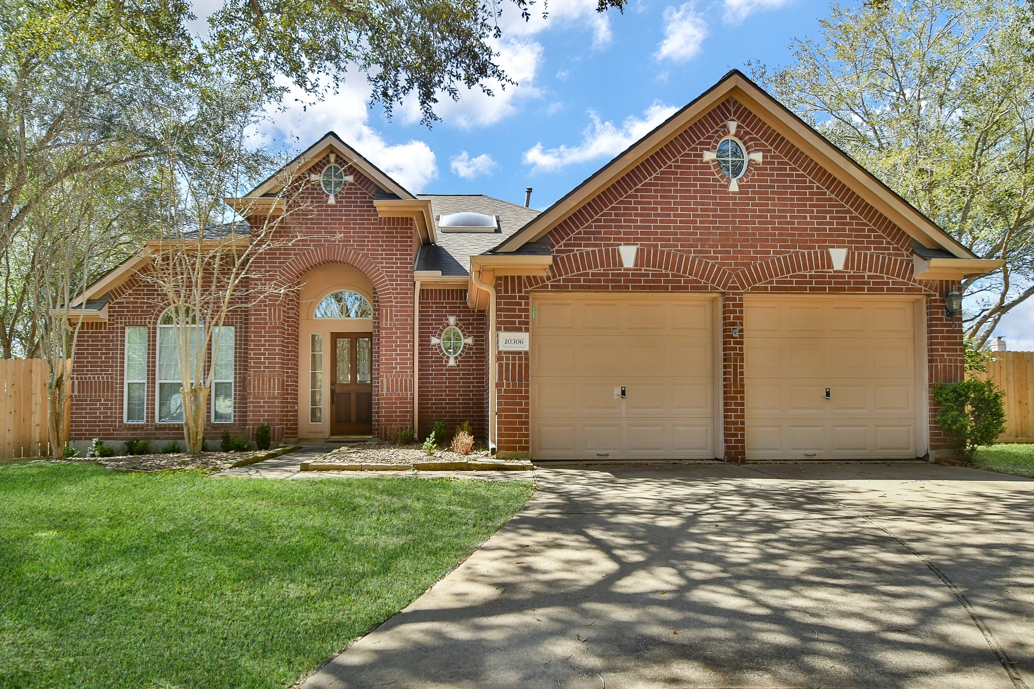 10306 Dell Court Property Photo