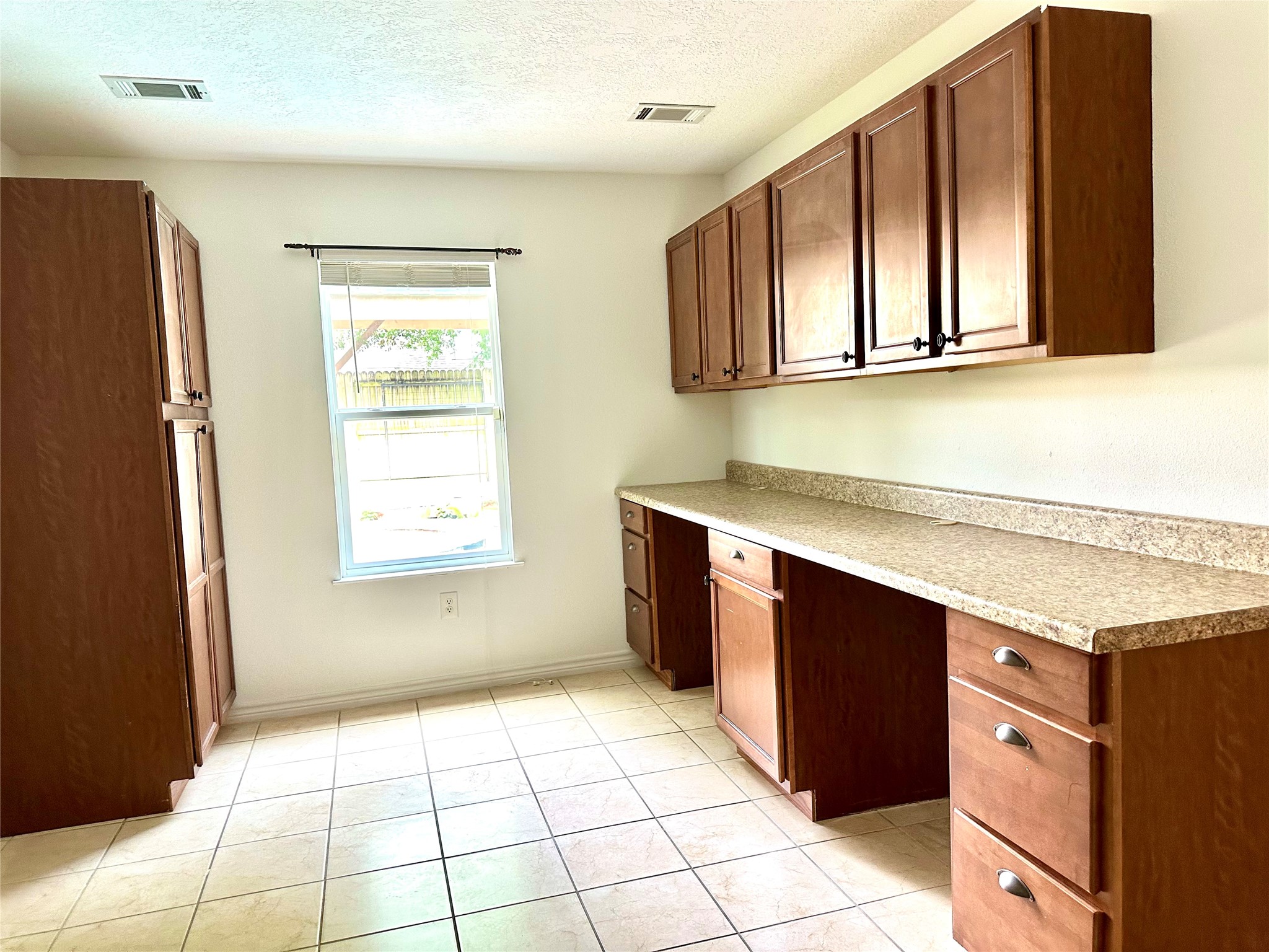24914 Aughton Court Property Photo 21