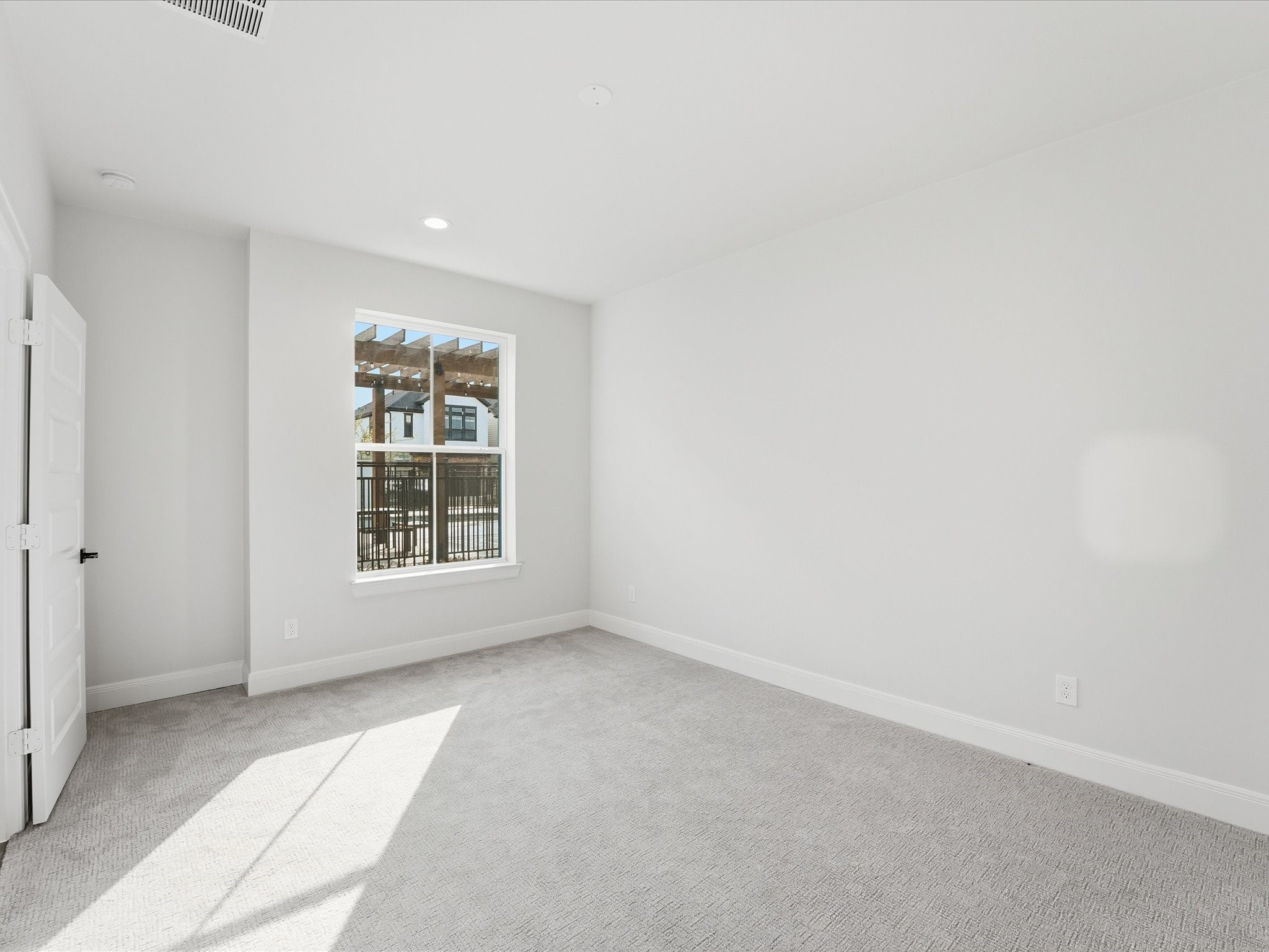 9207 Fort George Street Property Photo 10