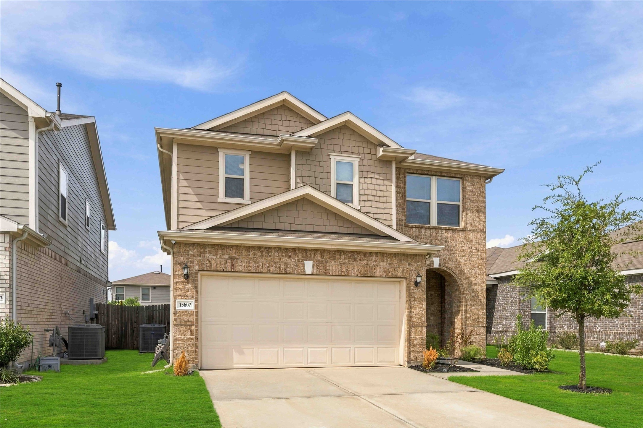 15607 Pennfield Point Court Property Photo 2