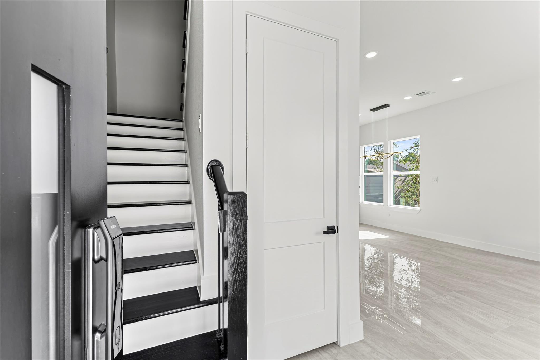 7540 Dyer Street, Houston Tx 77088 Property Photo 8