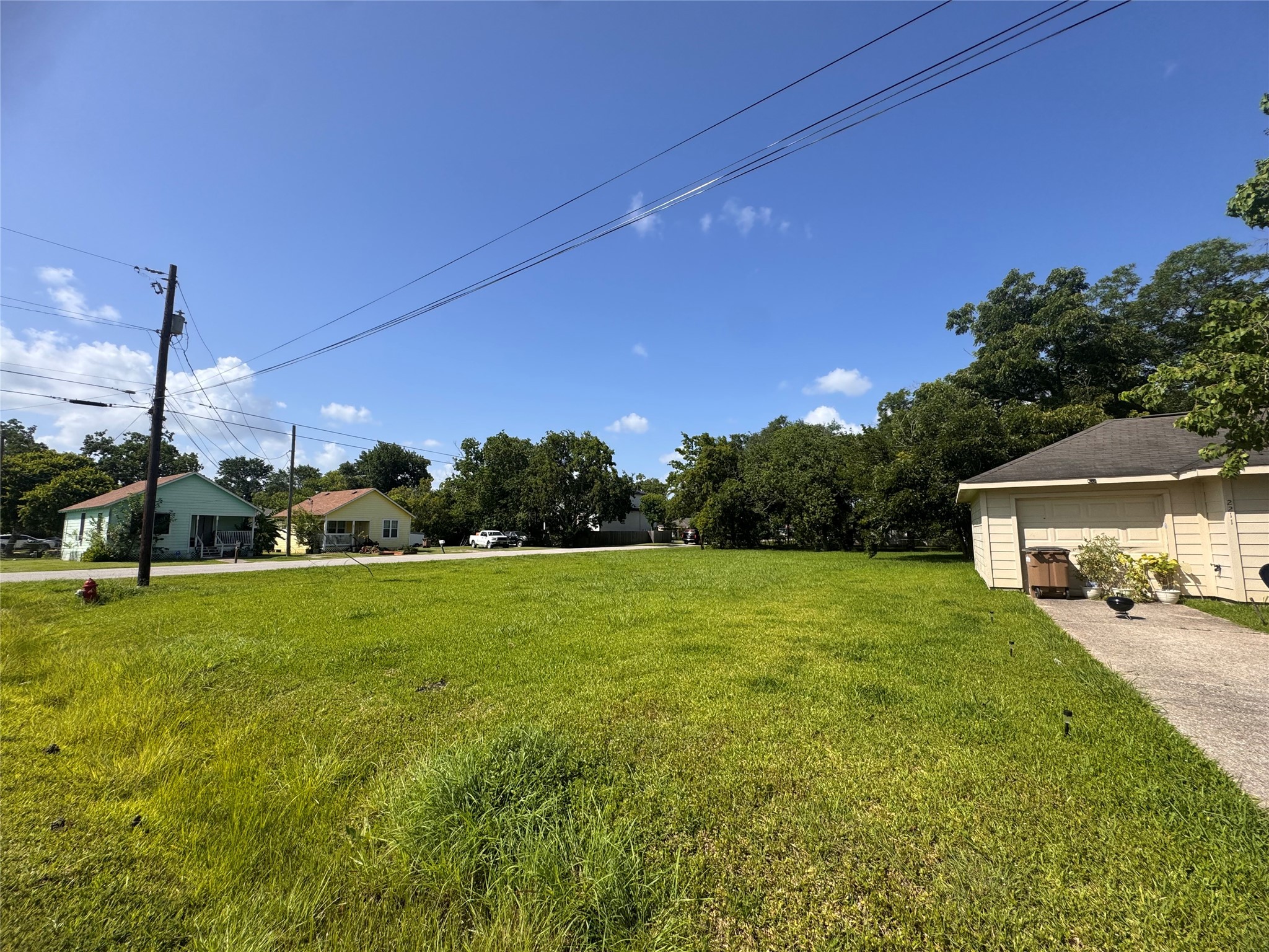 2209 Ave H Property Photo 4