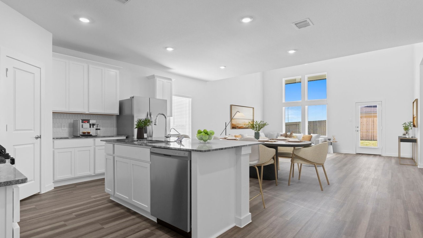 31430 Hastings Park Drive Property Photo 6