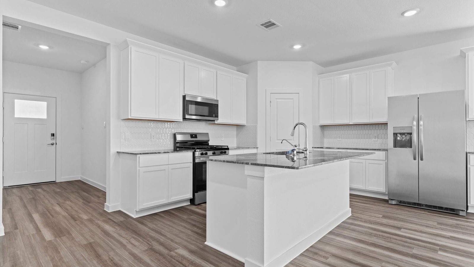 31430 Hastings Park Drive Property Photo 7