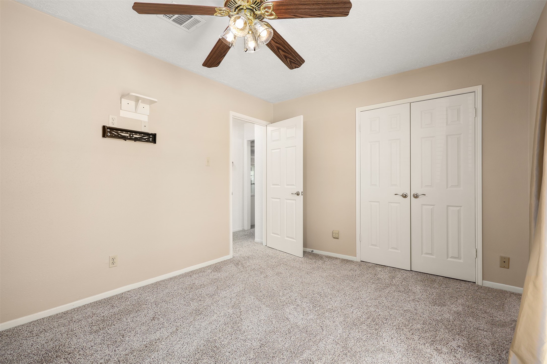 3002 Village Lane Property Photo 21
