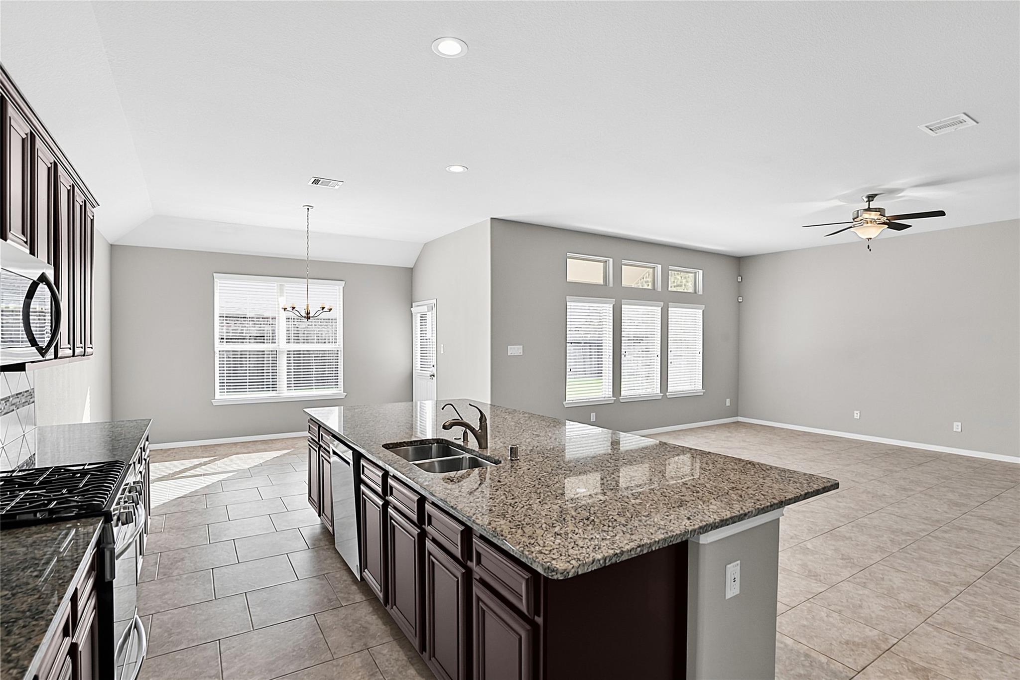 18010 Svensson Slade Lane, Houston Tx 77044 Property Photo 10