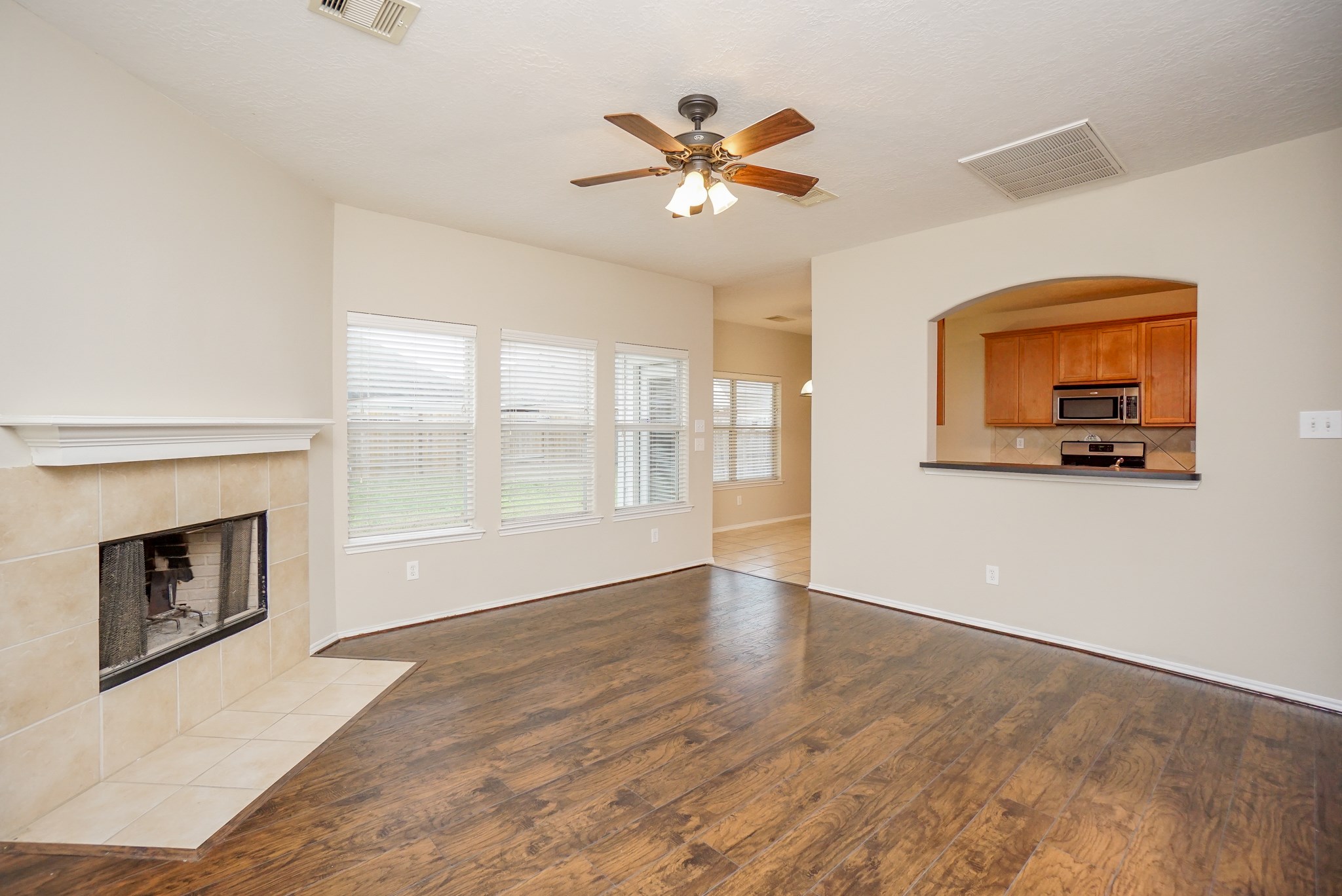 1323 Colonial Manor Drive Property Photo 7