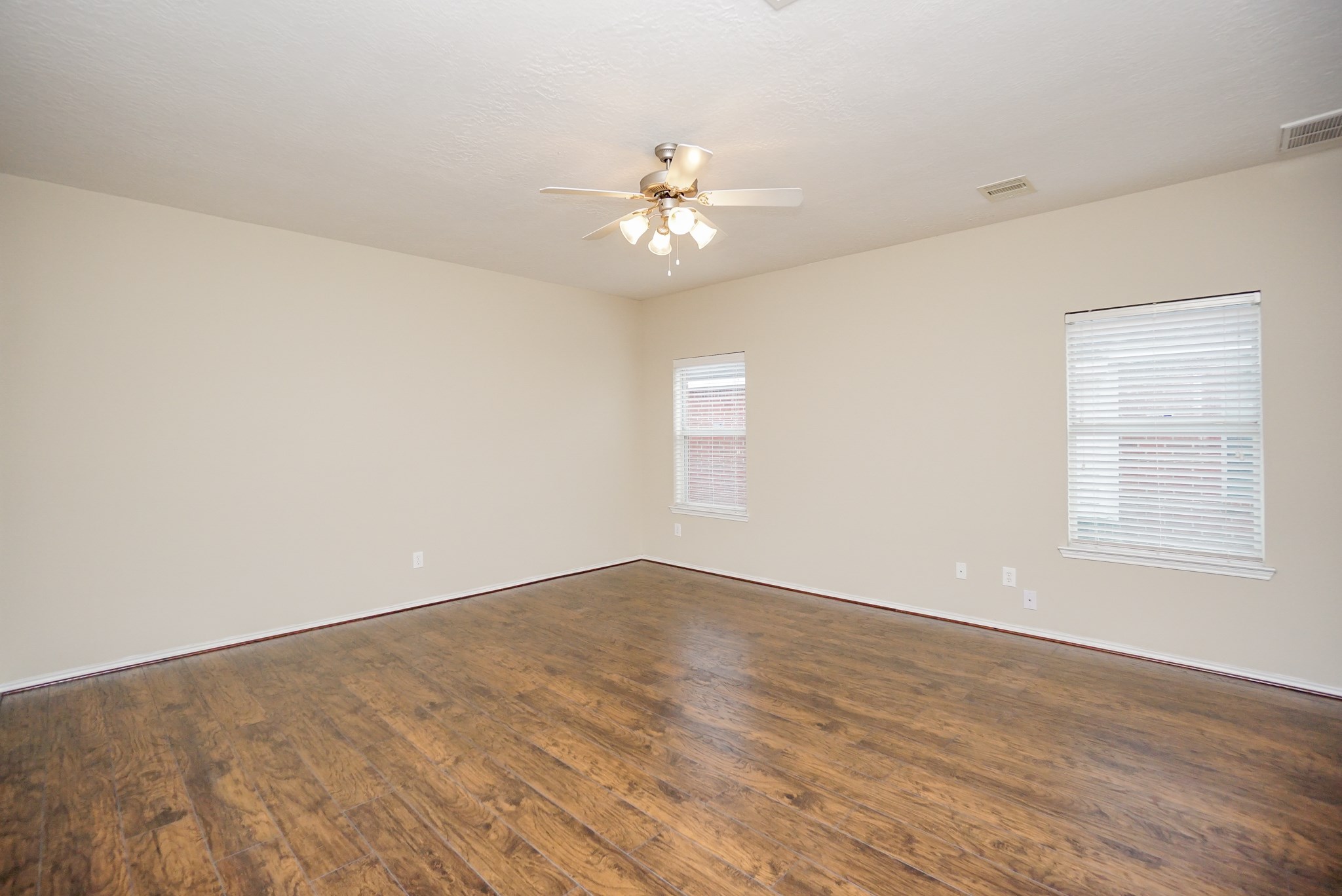 1323 Colonial Manor Drive Property Photo 14