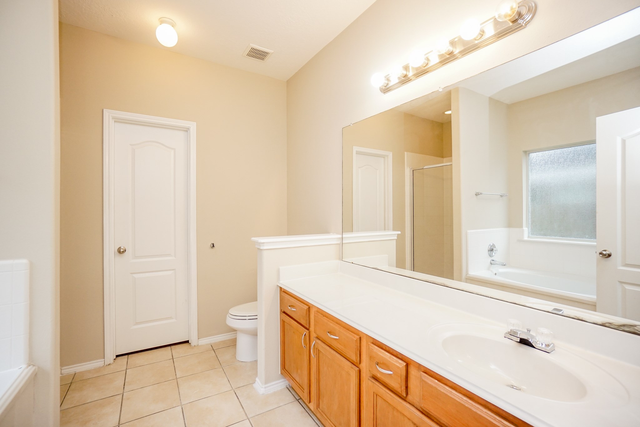 1323 Colonial Manor Drive Property Photo 16
