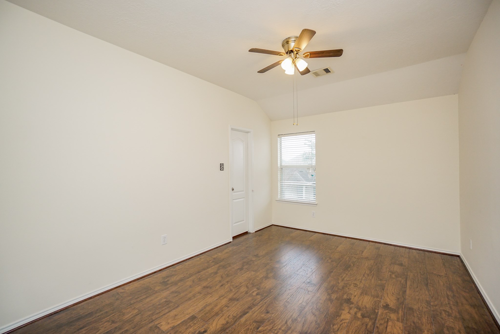 1323 Colonial Manor Drive Property Photo 22