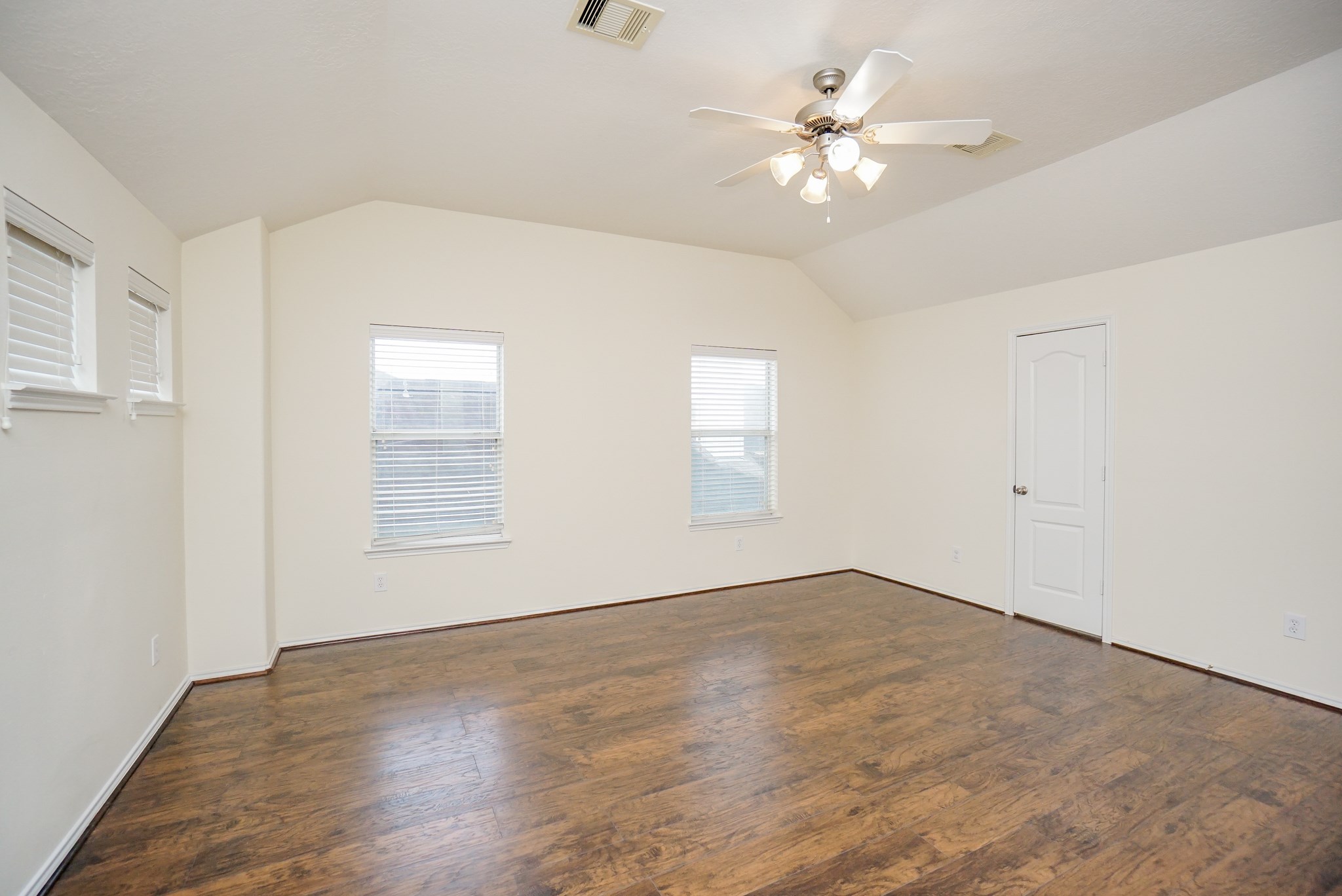 1323 Colonial Manor Drive Property Photo 25