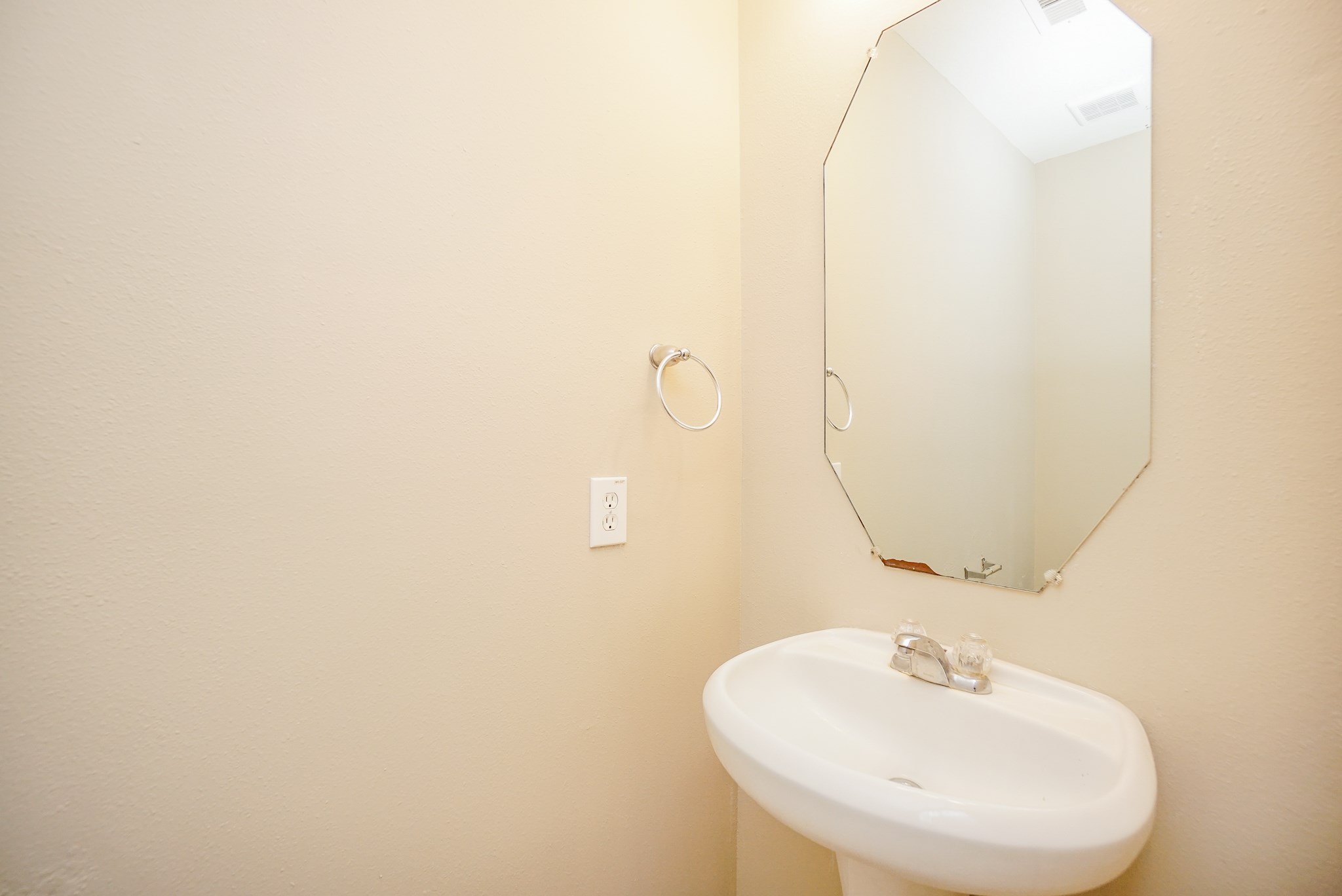 1323 Colonial Manor Drive Property Photo 29