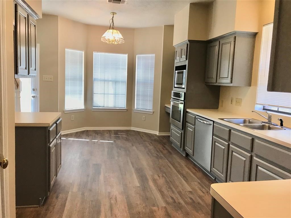 835 Prairie Brook Court Property Photo 11