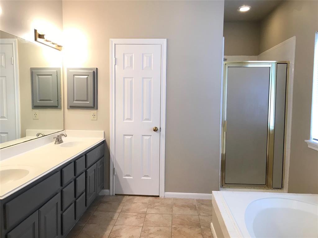 835 Prairie Brook Court Property Photo 17