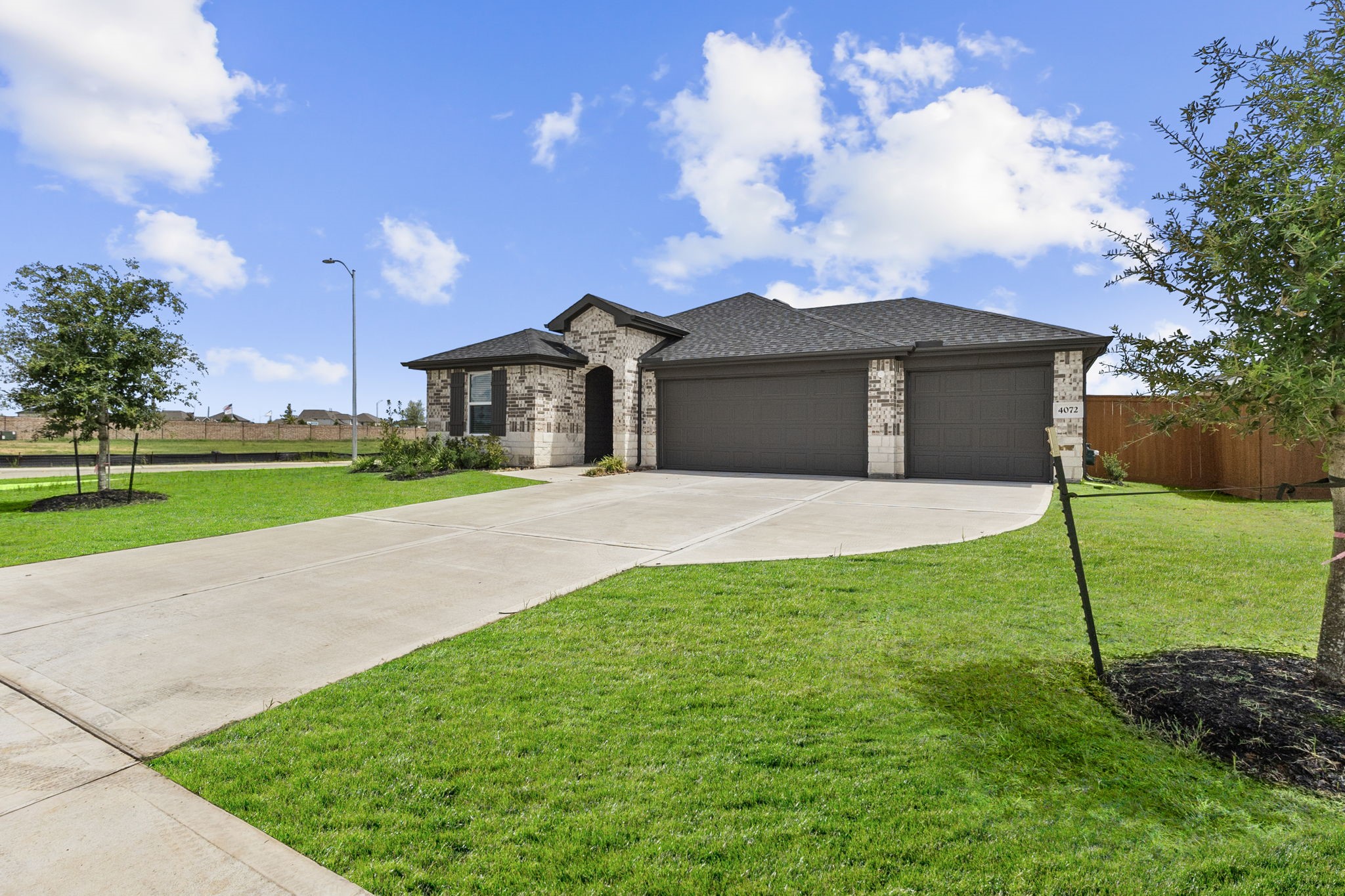 4072 Sun Burst Drive Property Photo 2