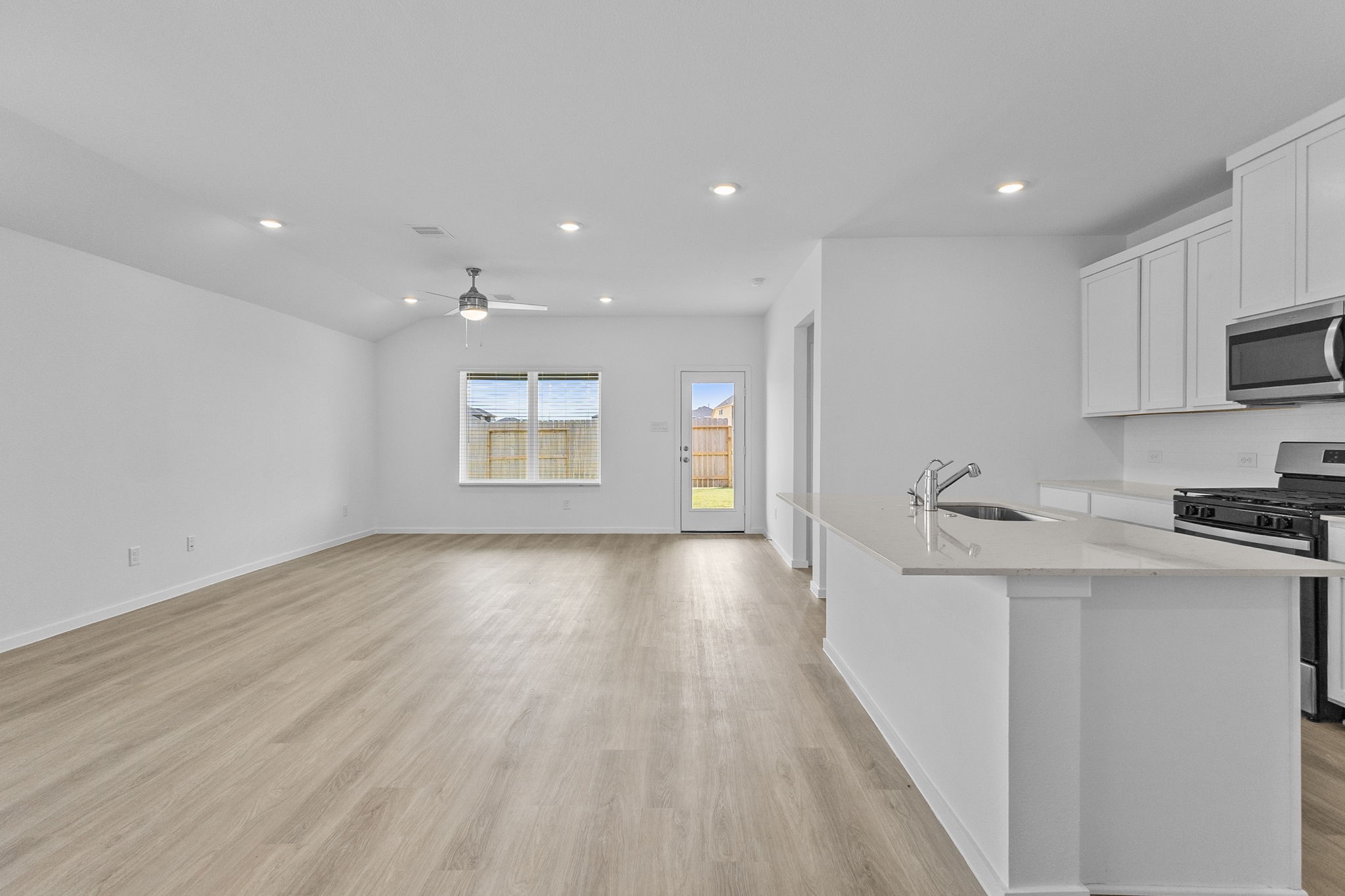 4072 Sun Burst Drive Property Photo 8