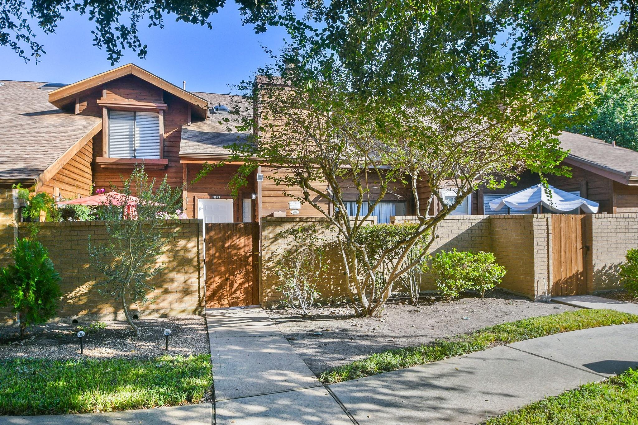 13643 Garden Grove Court # 295, Houston Tx 77082 Property Photo 1