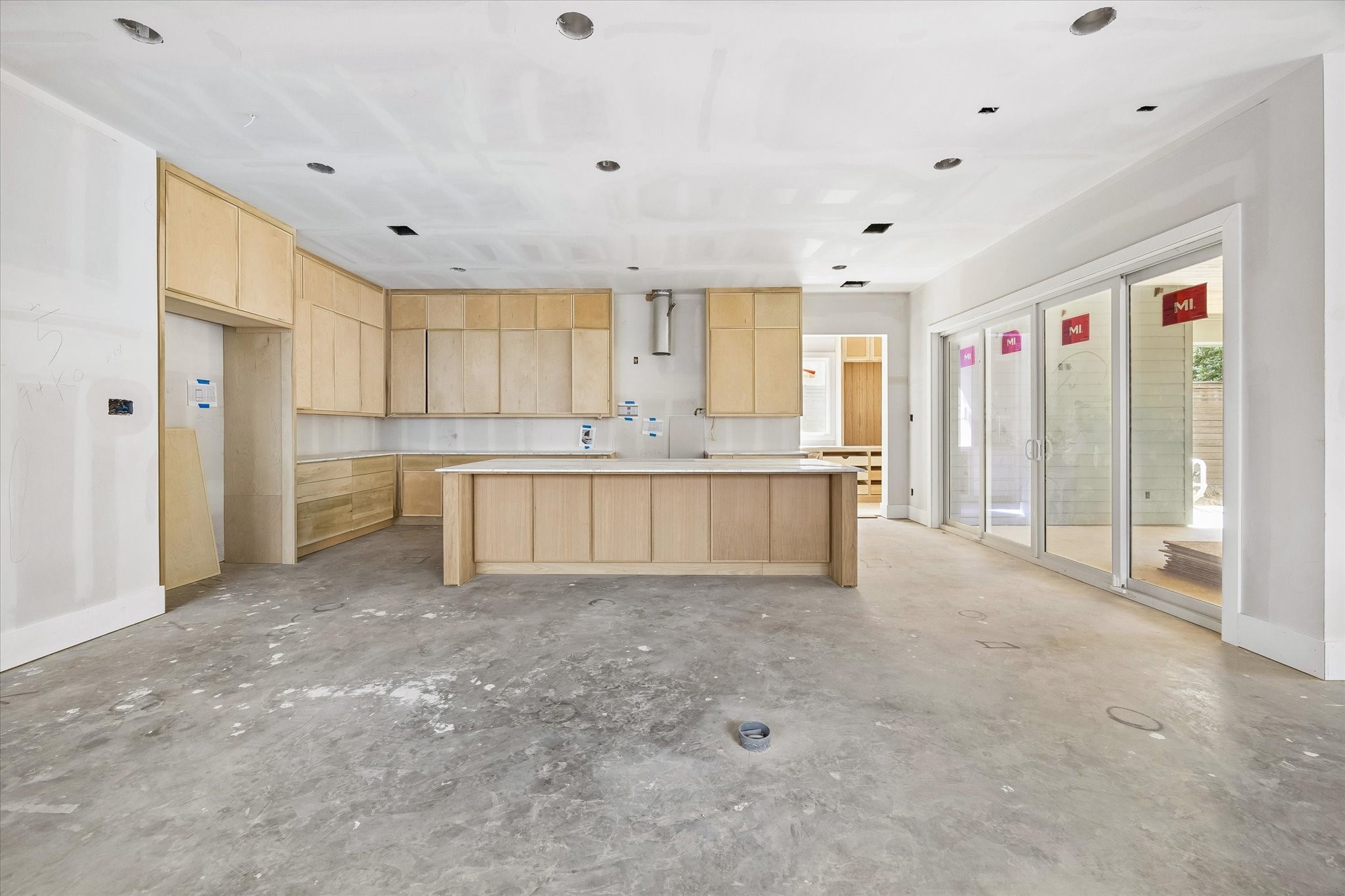 955 W 42nd Street Property Photo 4