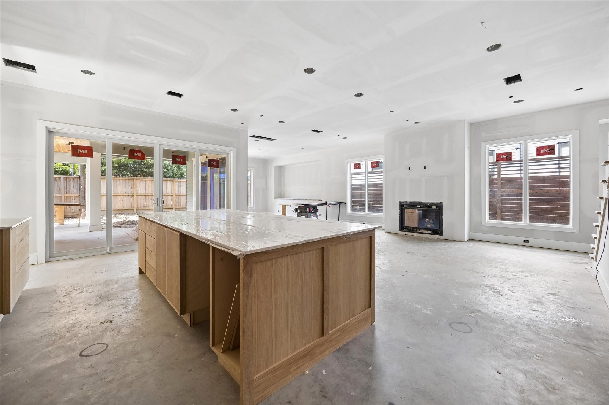 955 W 42nd Street Property Photo 5