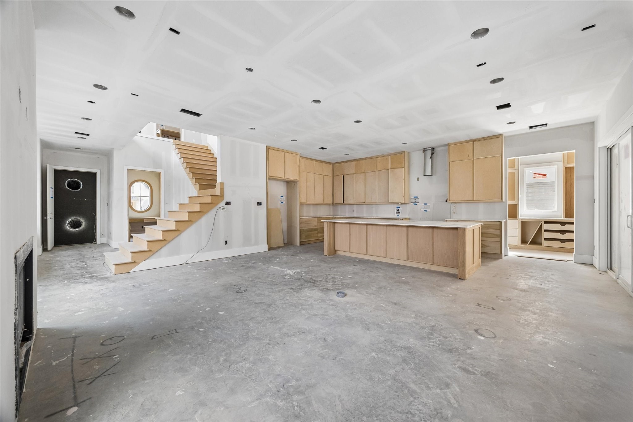955 W 42nd Street Property Photo 7