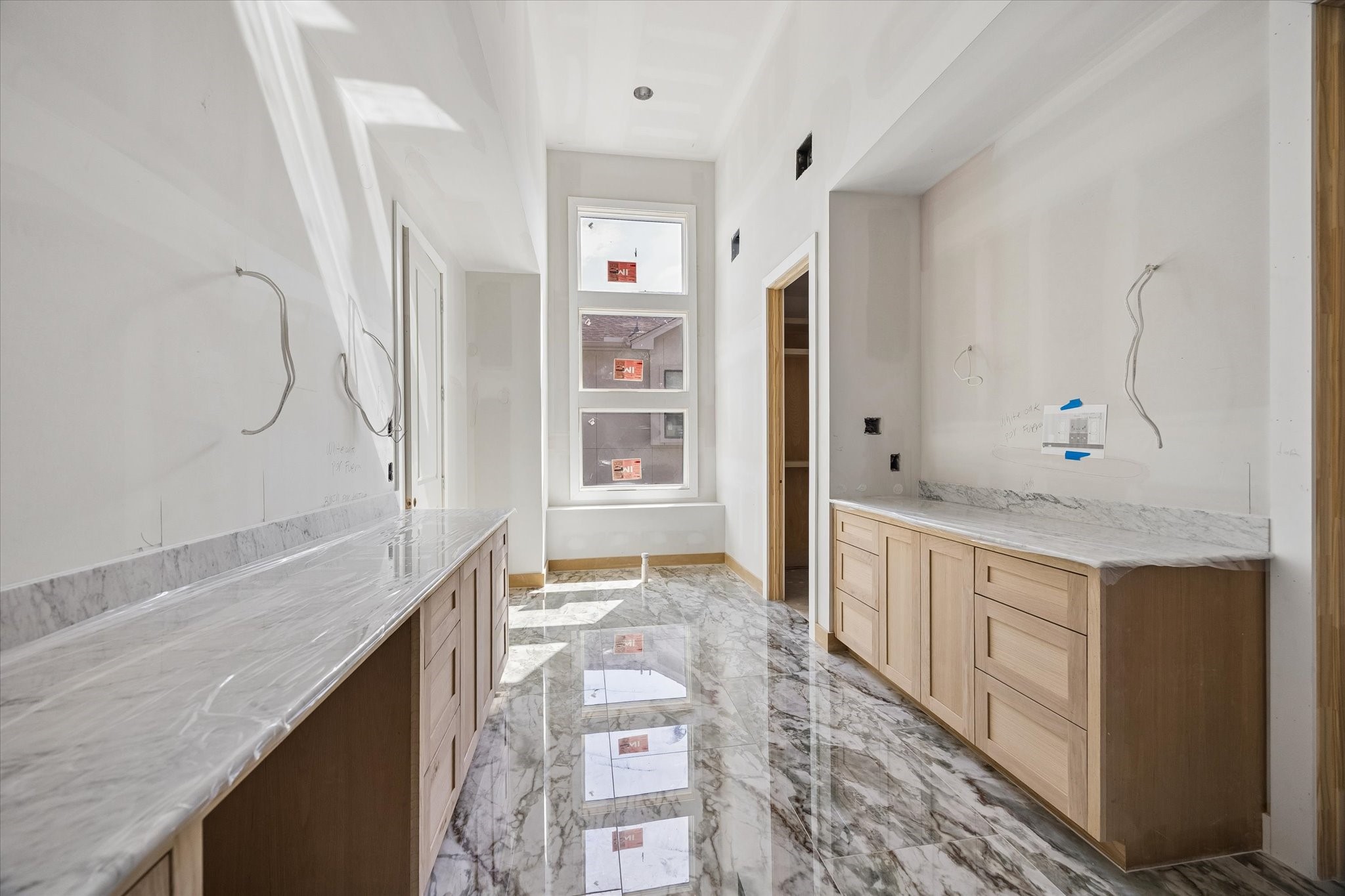 955 W 42nd Street Property Photo 15
