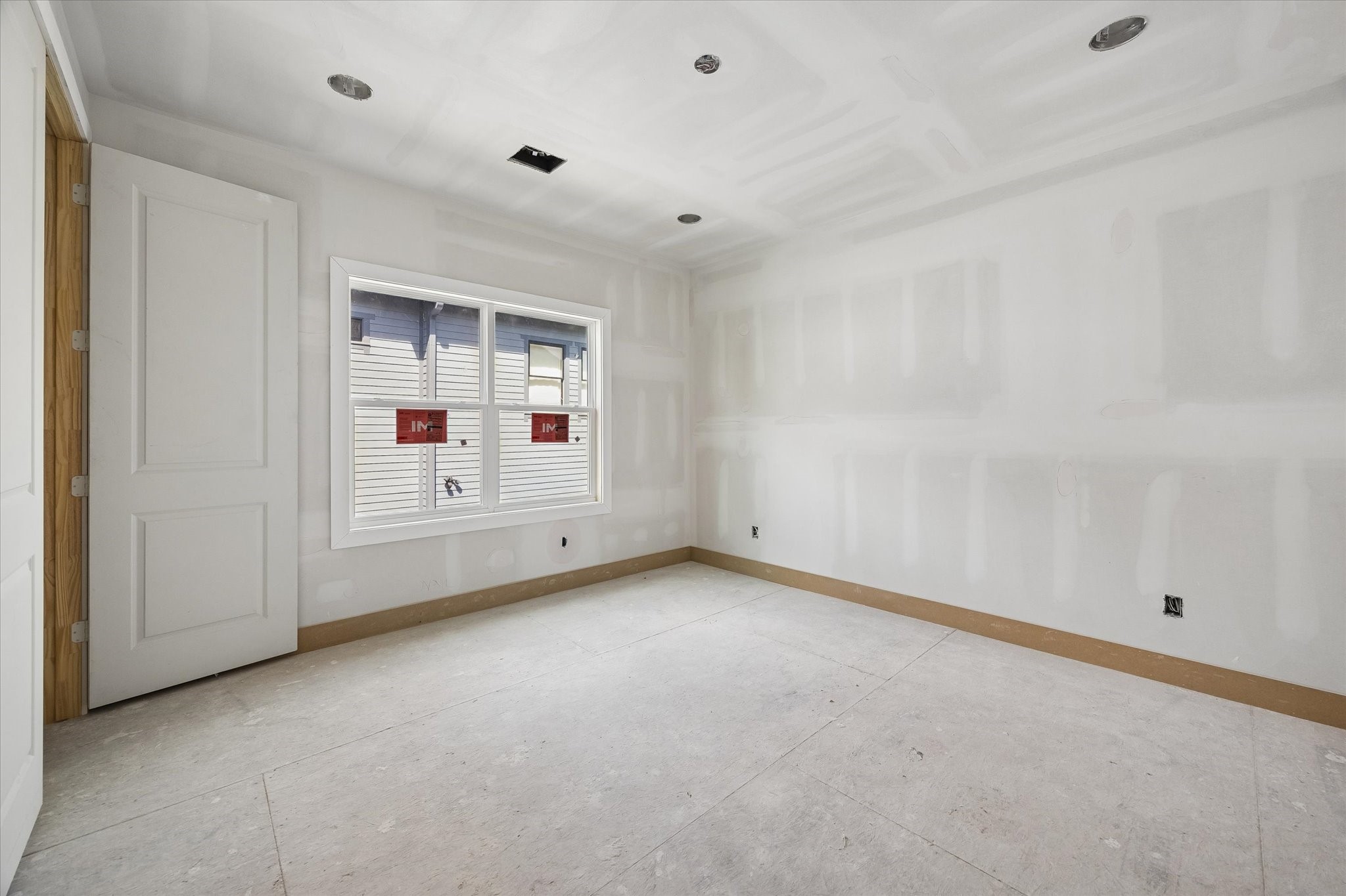 955 W 42nd Street Property Photo 16