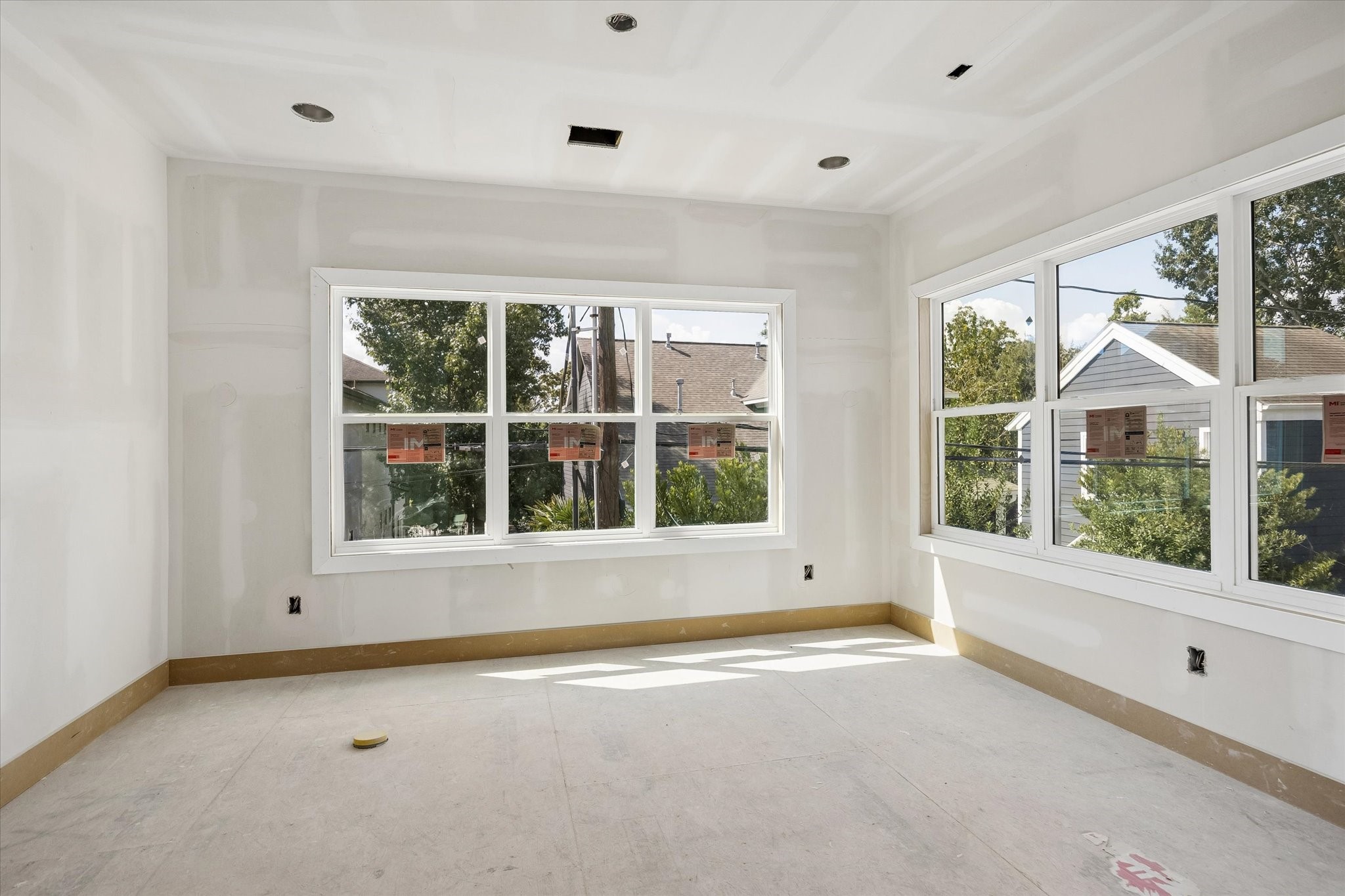 955 W 42nd Street Property Photo 20