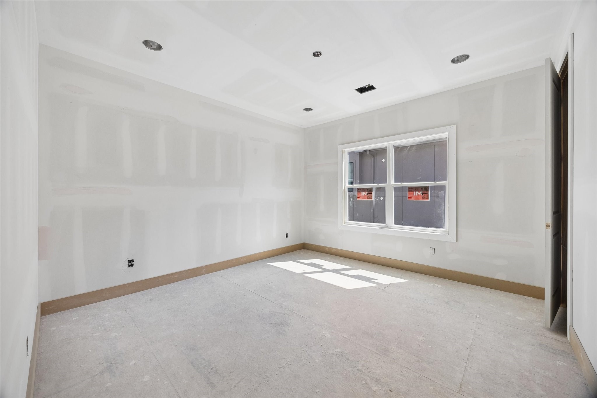 955 W 42nd Street Property Photo 21